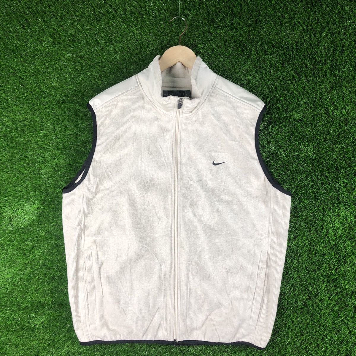 Nike Vintage Nike Golf Sleeveless Small Logo Embroidery Size US L / EU 52-54 / 3 - 1 Thumbnail