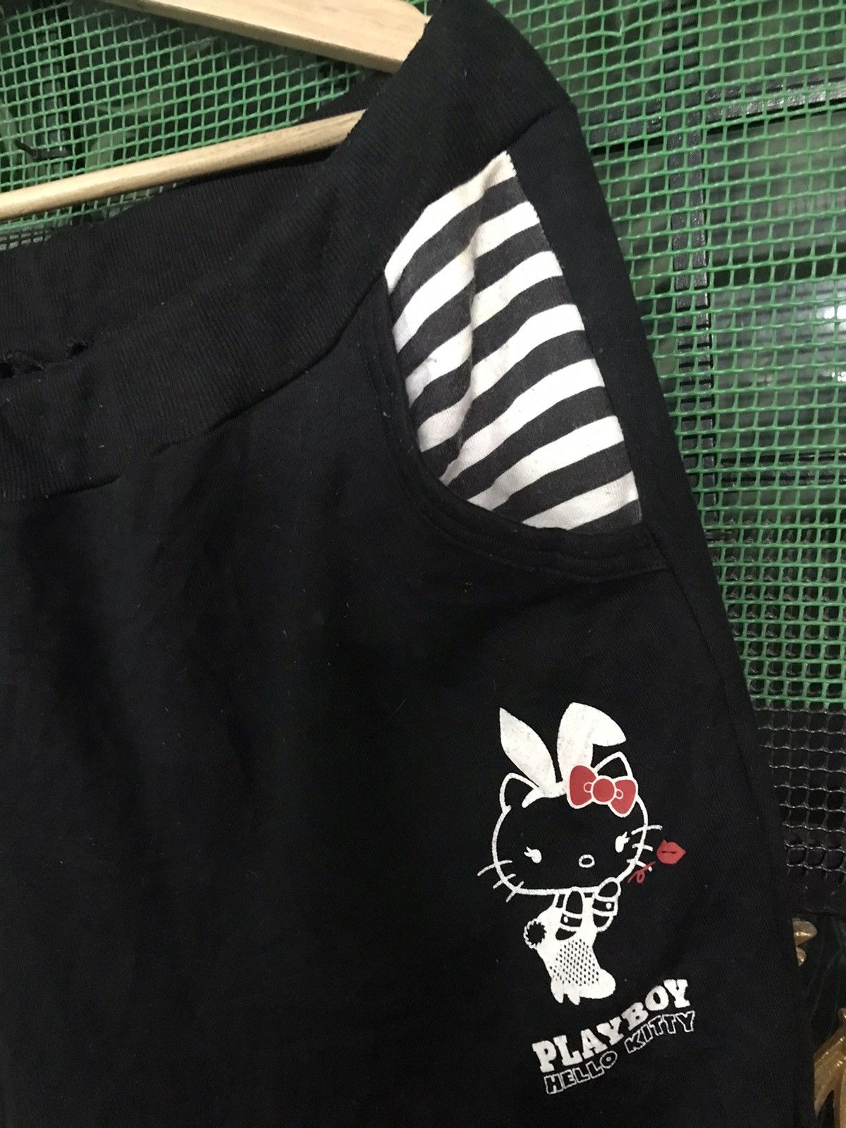 Playboy Hello Kitty X Playboy 3q Pants Size US 34 / EU 50 - 4 Thumbnail