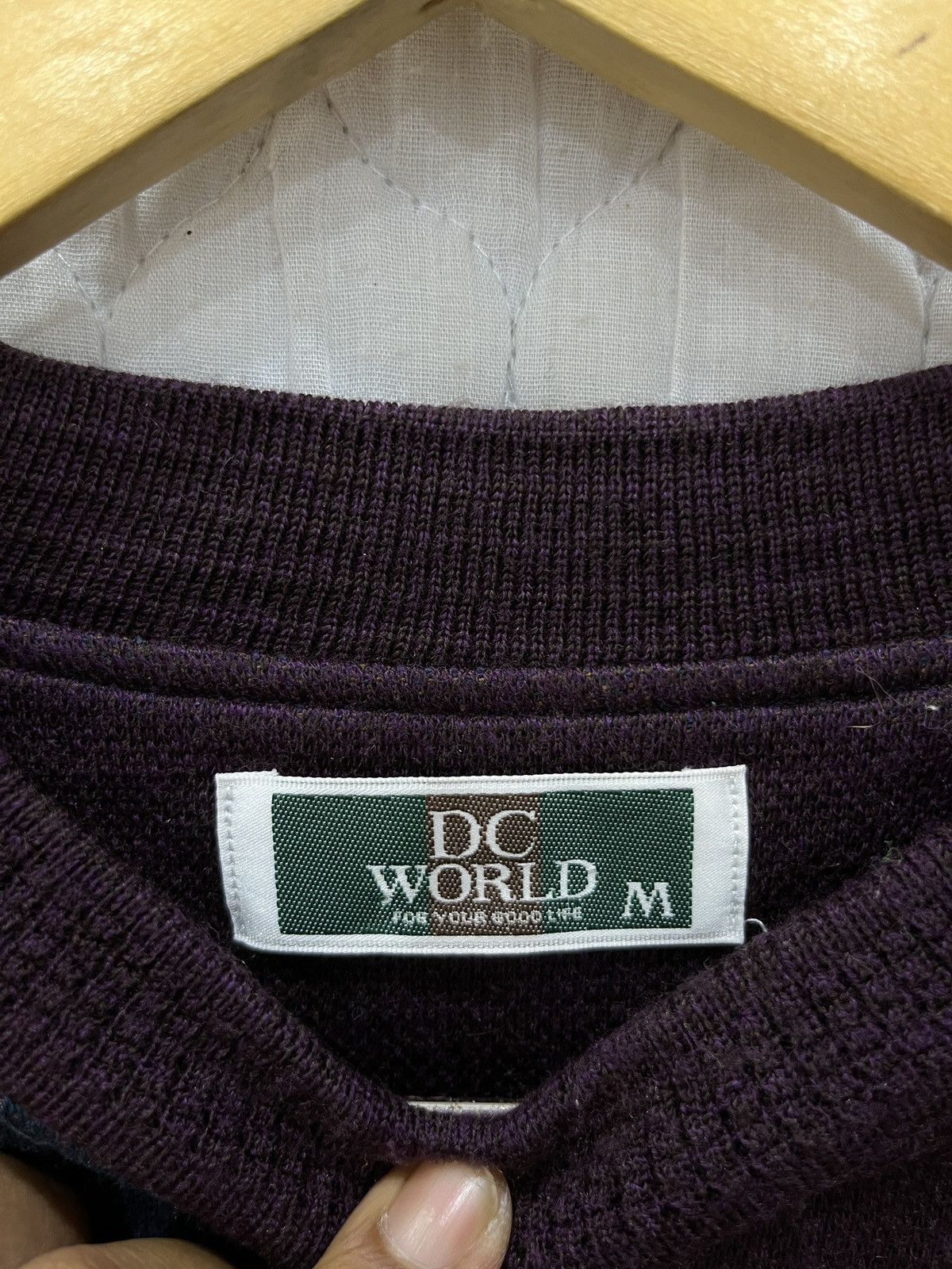 Japanese Brand × Vintage (Zz). VINTAGE DC WORLD SWEATSHIRT Size US M / EU 48-50 / 2 - 7 Thumbnail