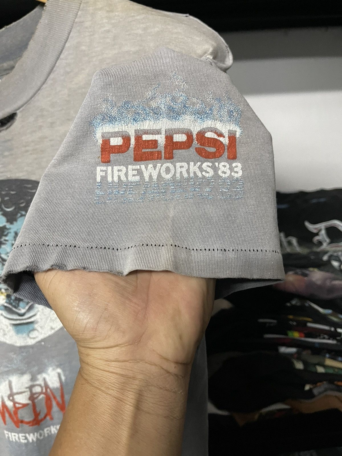 Vintage Thrashed Vintage 80s Alien Pepsi Webn Fireworks Distressed T Size US XL / EU 56 / 4 - 5 Thumbnail