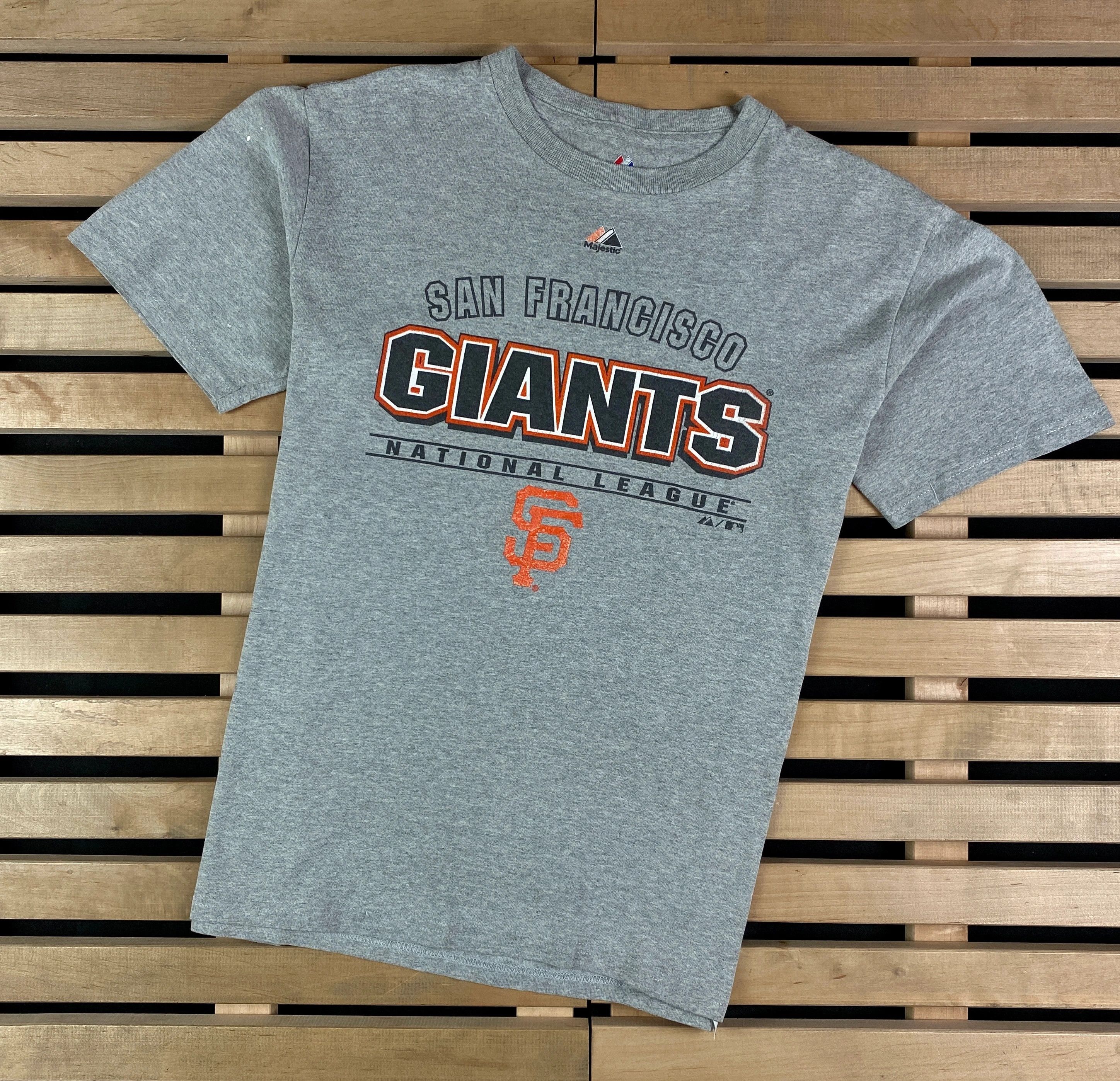 Majestic × Vintage Mens Vintage T Shirt Giants Majestic San Francisco Size M Size US M / EU 48-50 / 2 - 1 Thumbnail