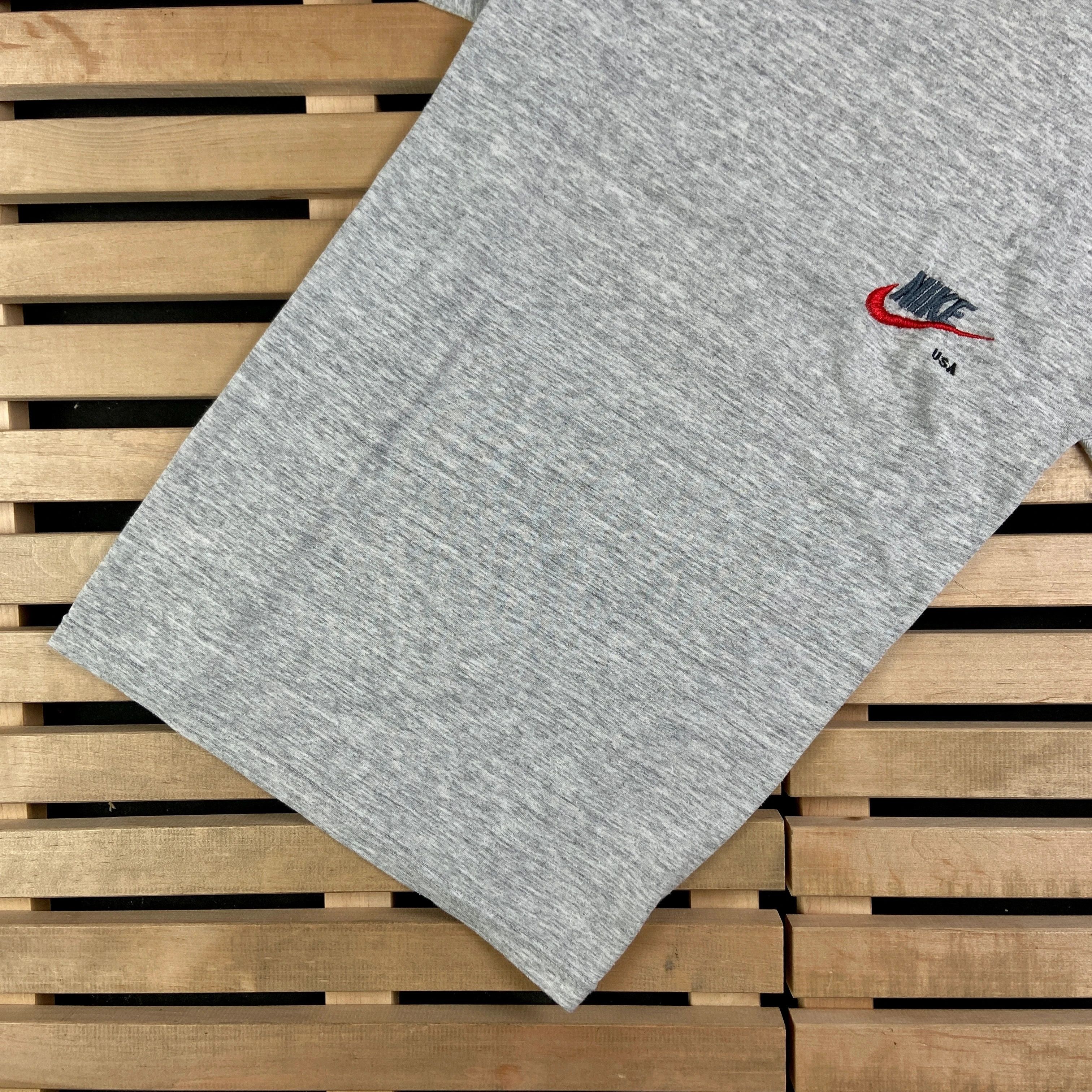 Nike × Vintage Mens Vintage T Shirt Nike USA Size L Size US L / EU 52-54 / 3 - 3 Thumbnail