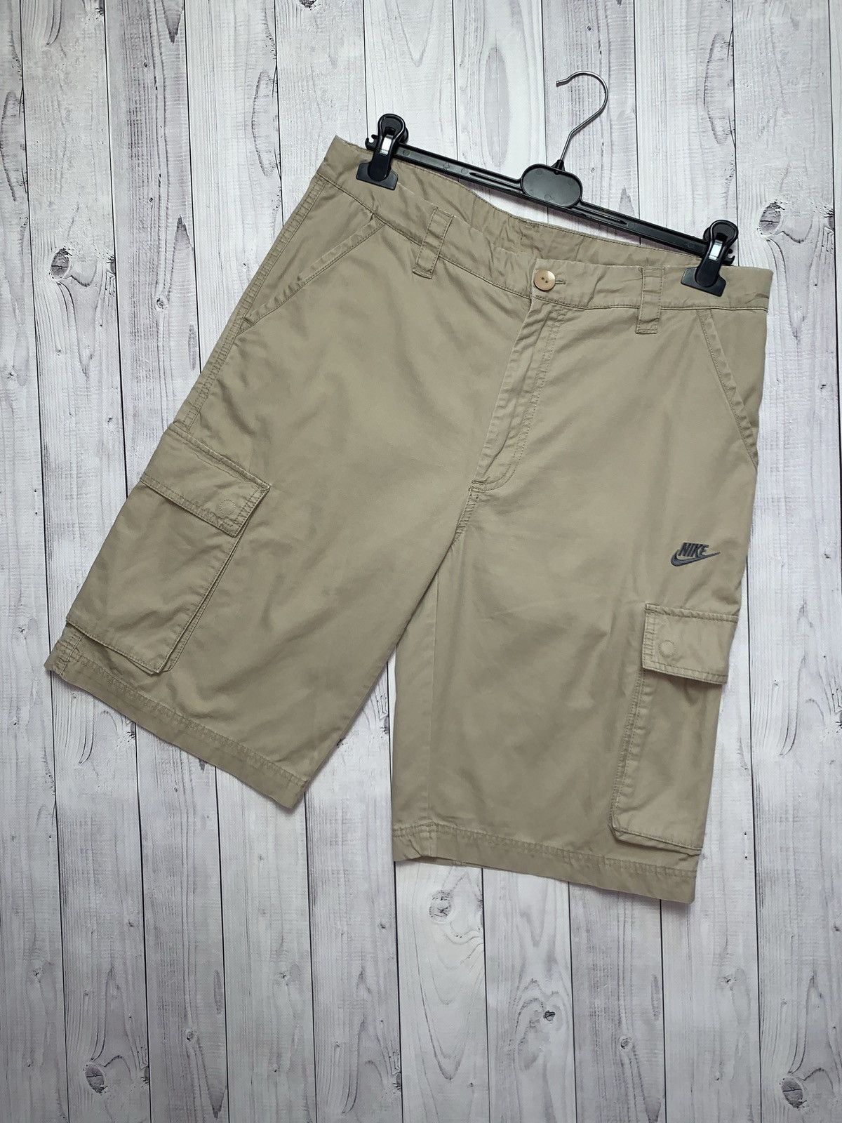 Vintage Nike cargo shorts size M logo pocket