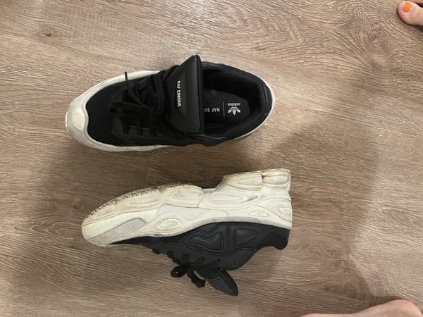 Adidas ozweego raf discount simons black white