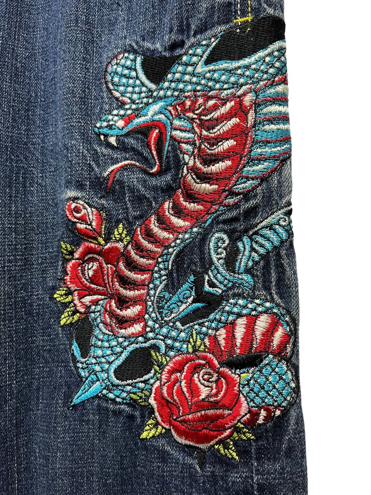 Avirex Embroidery Tattoo Cobra Sword Roses Baggy Fit Karakuri Denim Size US 33 - 3 Thumbnail
