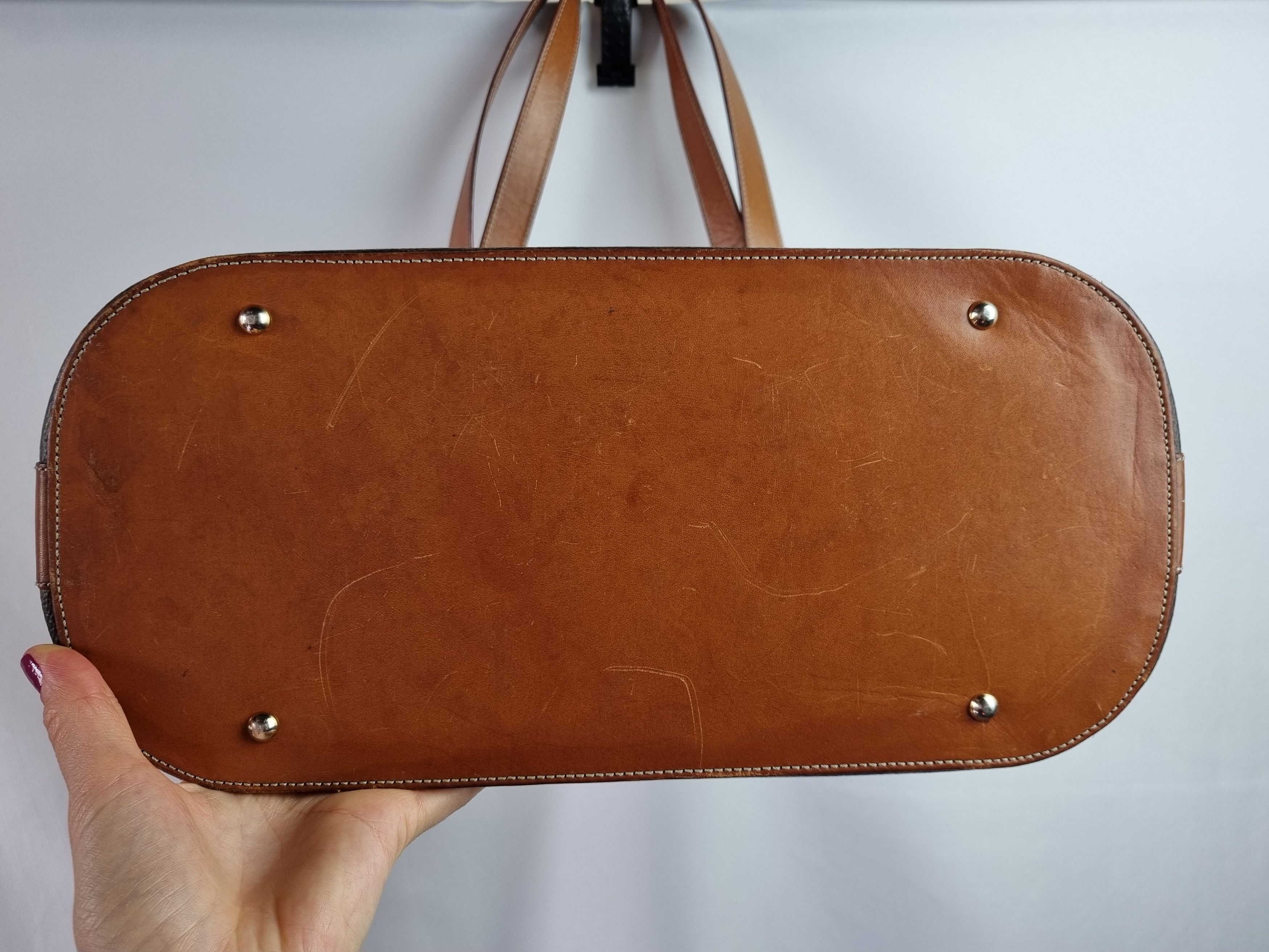 Celine × Leather Celine Leather Monogram Shoulder Bag Size ONE SIZE - 7 Thumbnail
