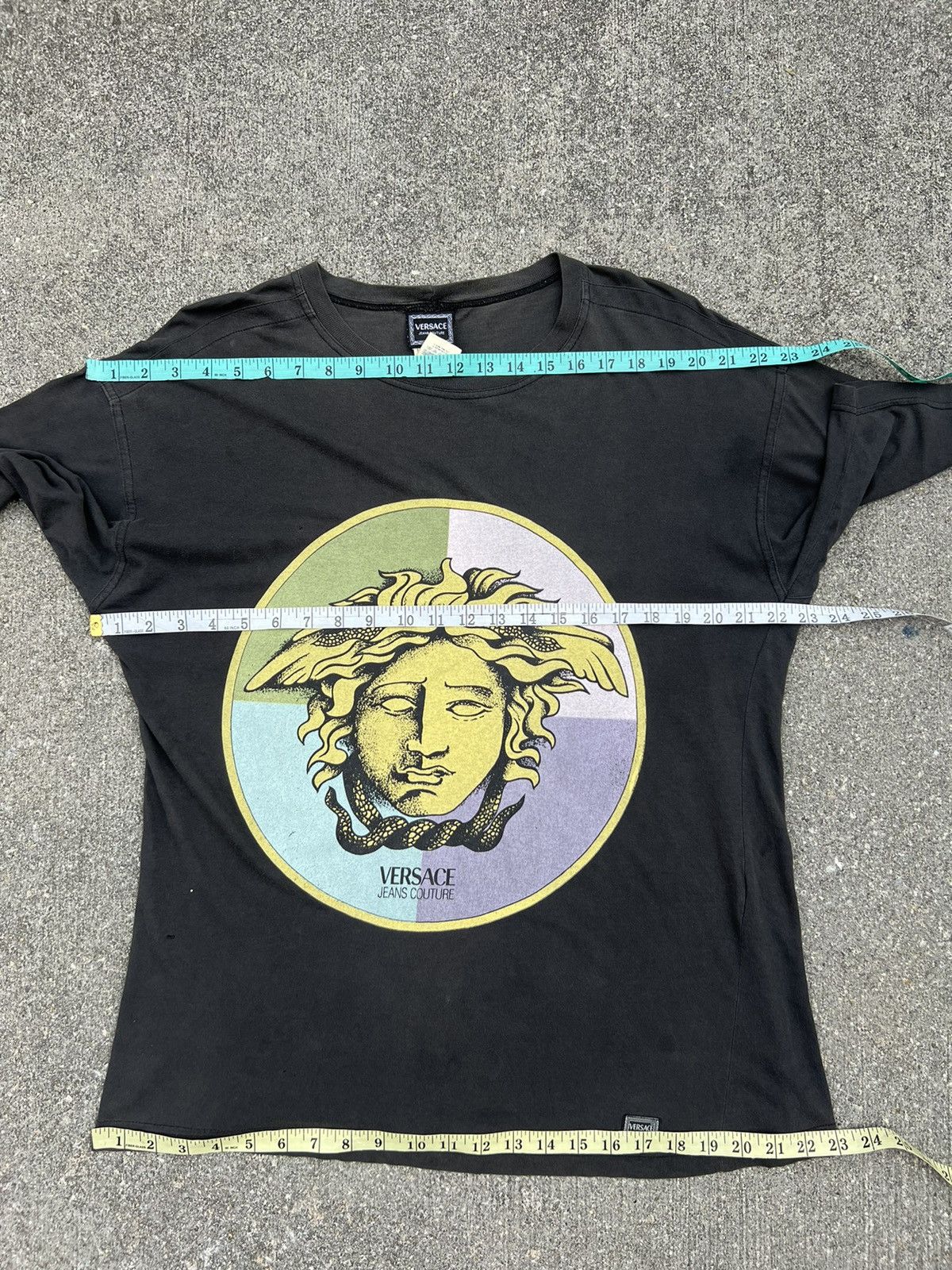 Versace Jeans Couture × Vintage Vintage Versace Medusa Head Faded Black Nicely Trashed tee Size US M / EU 48-50 / 2 - 21 Thumbnail