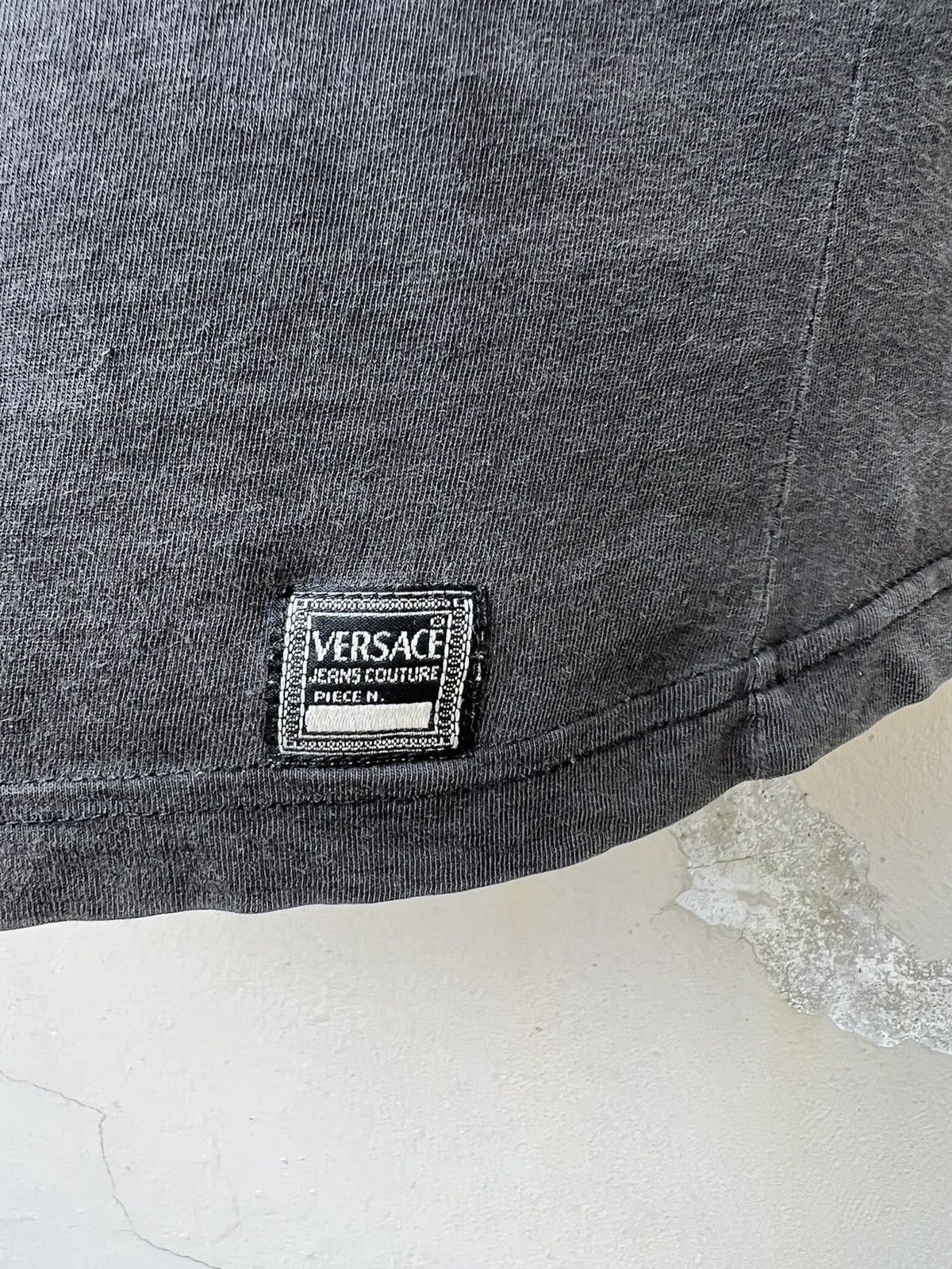 Versace Jeans Couture × Vintage Vintage Versace Medusa Head Faded Black Nicely Trashed tee Size US M / EU 48-50 / 2 - 3 Thumbnail