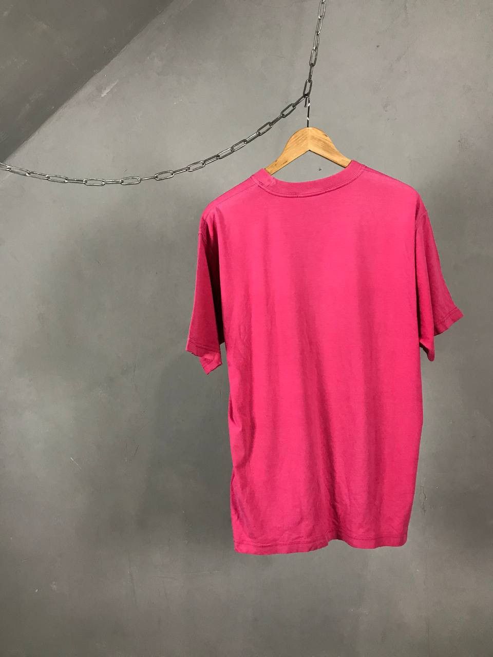 Reebok Reebok vintage pink center logo sportwear tee Size US XL / EU 56 / 4 - 6 Thumbnail