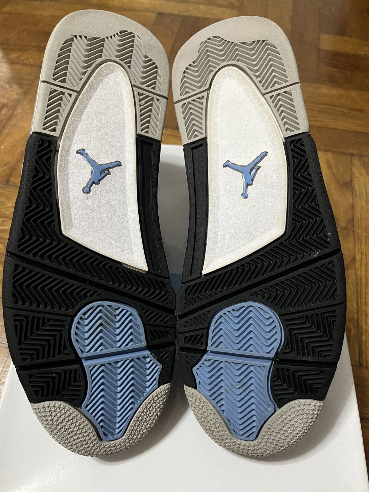 Jordan Brand × Nike Air Jordan 4 Retro University Blue Size 12 Used Size US 12 / EU 45 - 6 Thumbnail