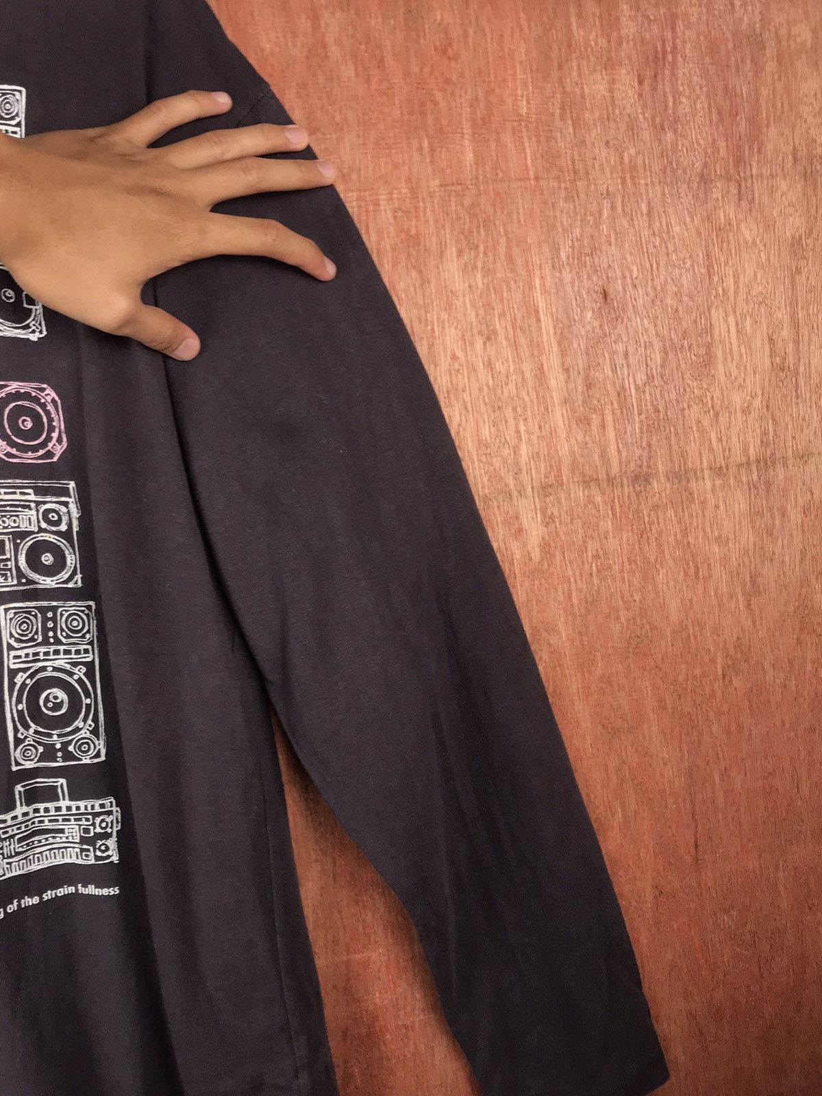 Vintage Original Graphic Radio Long Sleeve T-Shirt #2230 Size US L / EU 52-54 / 3 - 4 Thumbnail