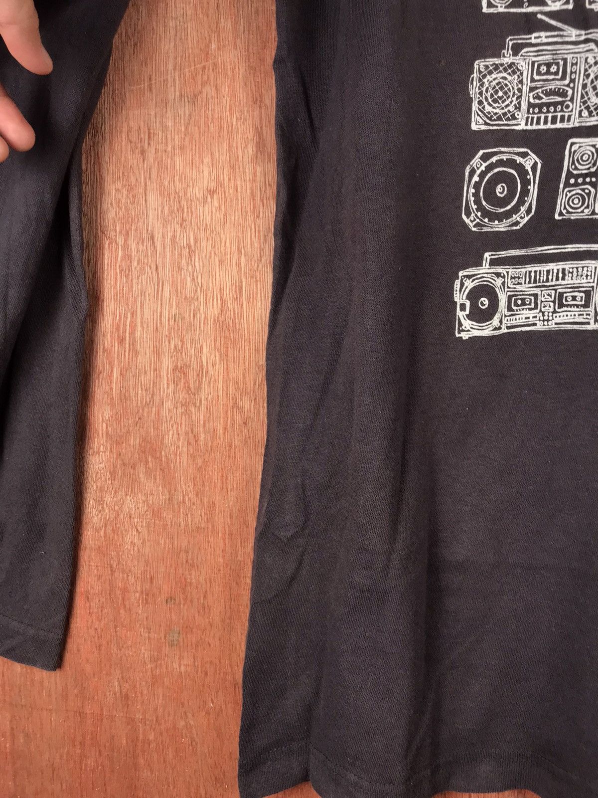 Vintage Original Graphic Radio Long Sleeve T-Shirt #2230 Size US L / EU 52-54 / 3 - 6 Thumbnail