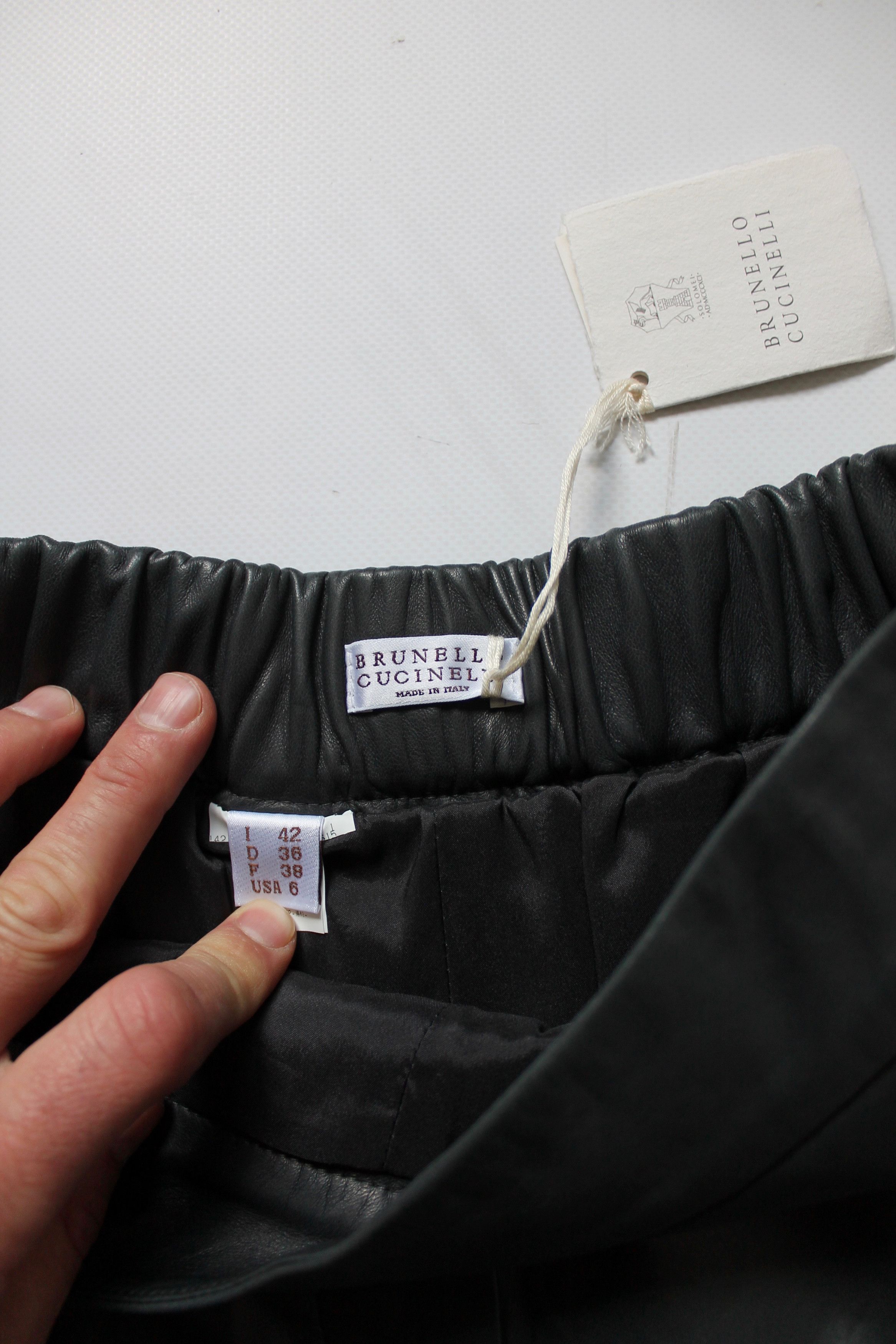 Brunello Cucinelli BRUNELLO CUCINELLI Leather Graphite Shorts Ladies US 6 Size 28" / US 6 / IT 42 - 2 Thumbnail