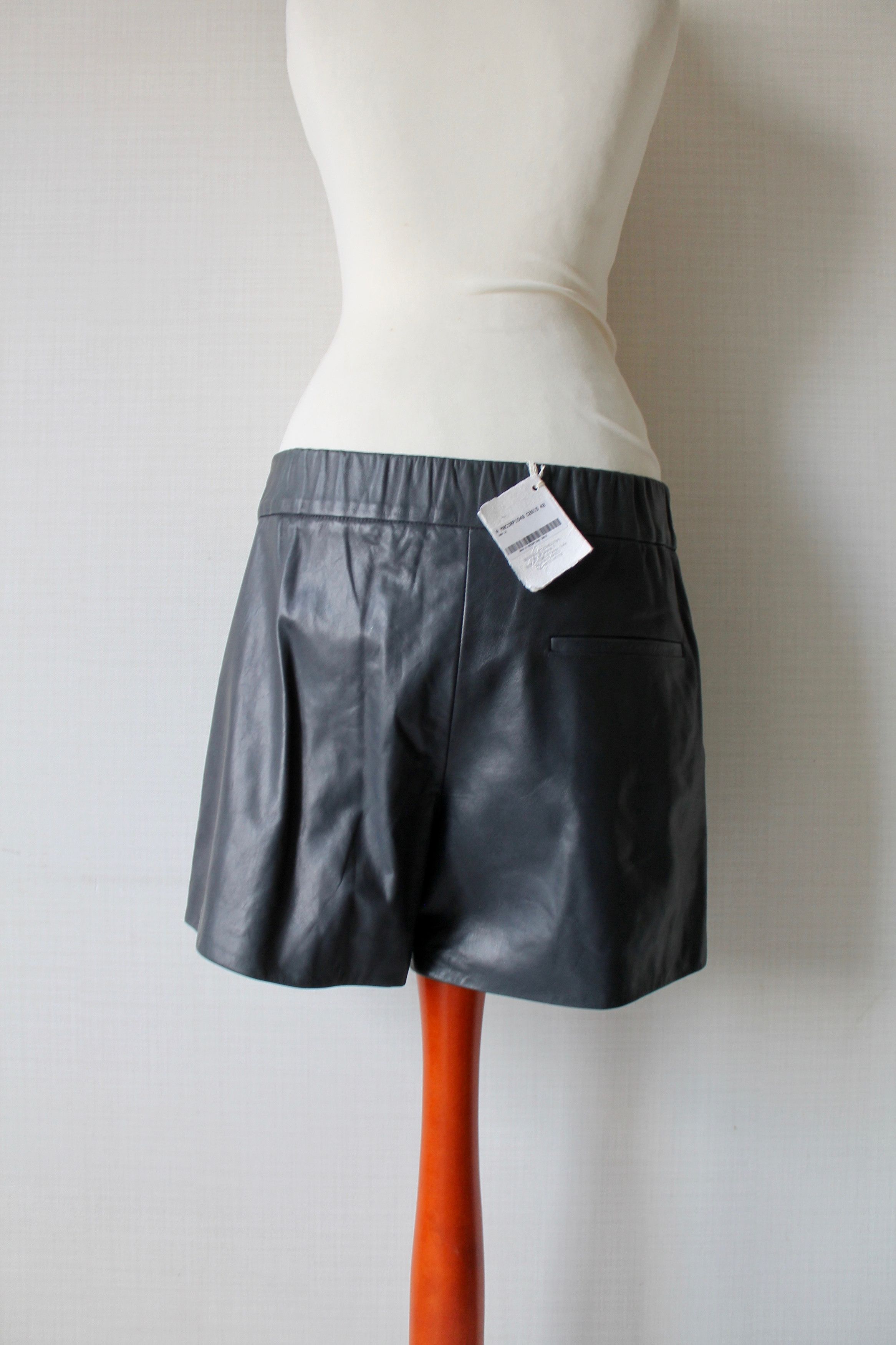 Brunello Cucinelli BRUNELLO CUCINELLI Leather Graphite Shorts Ladies US 6 Size 28" / US 6 / IT 42 - 12 Thumbnail
