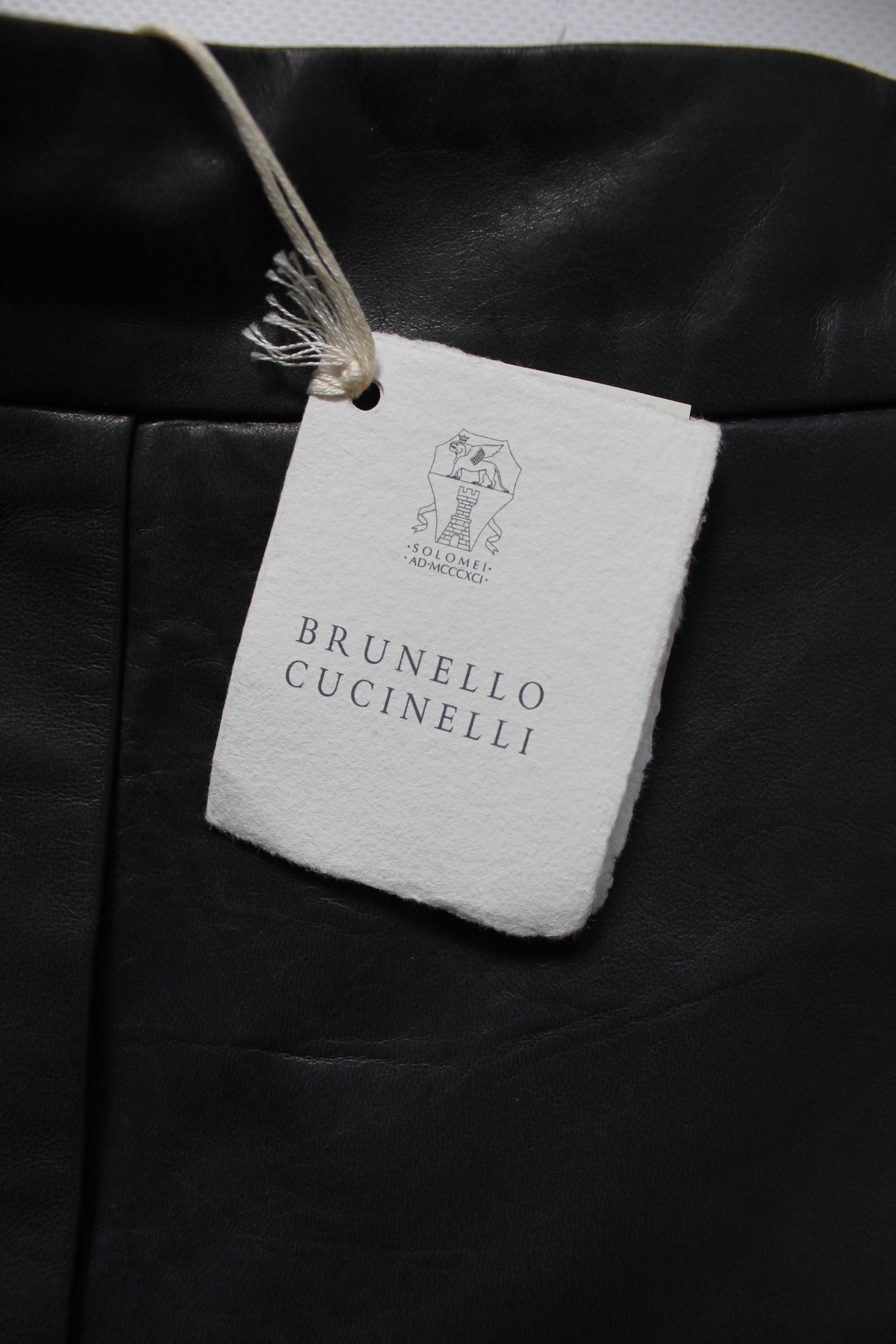 Brunello Cucinelli BRUNELLO CUCINELLI Leather Graphite Shorts Ladies US 6 Size 28" / US 6 / IT 42 - 6 Thumbnail
