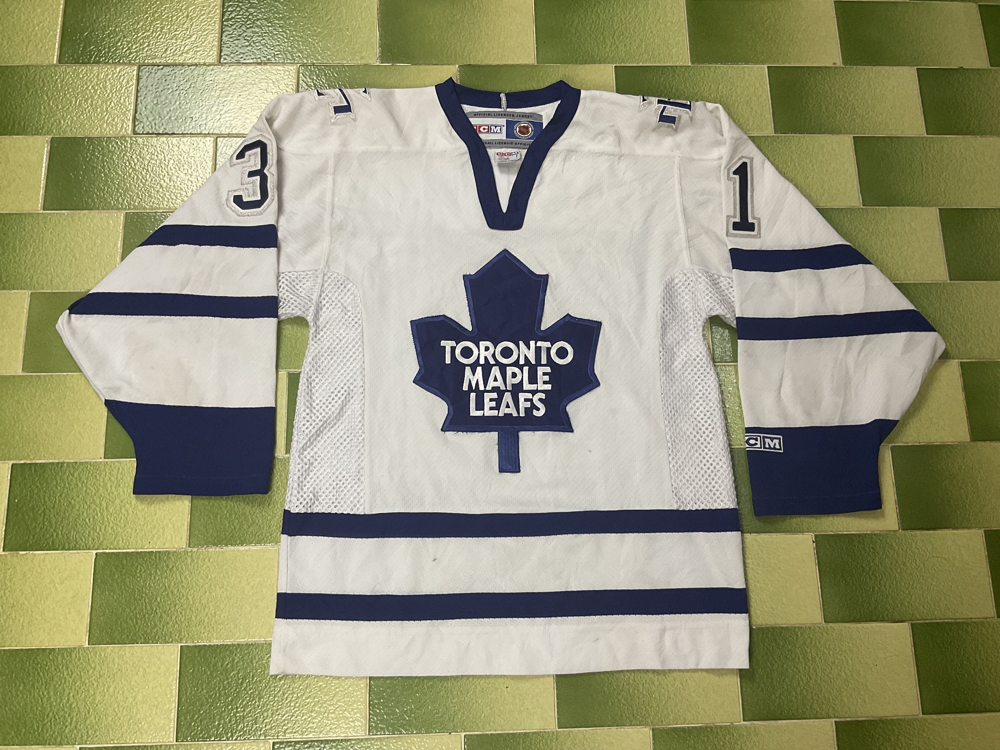 Vintage Toronto Maple leafs online hockey jersey