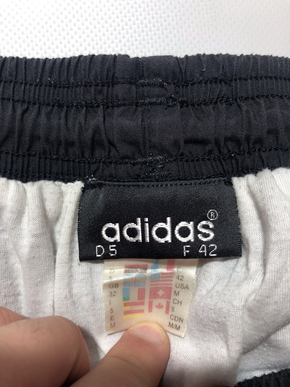 Vintage Vintage 90s Adidas Shorts Size US 32 / EU 48 - 6 Thumbnail
