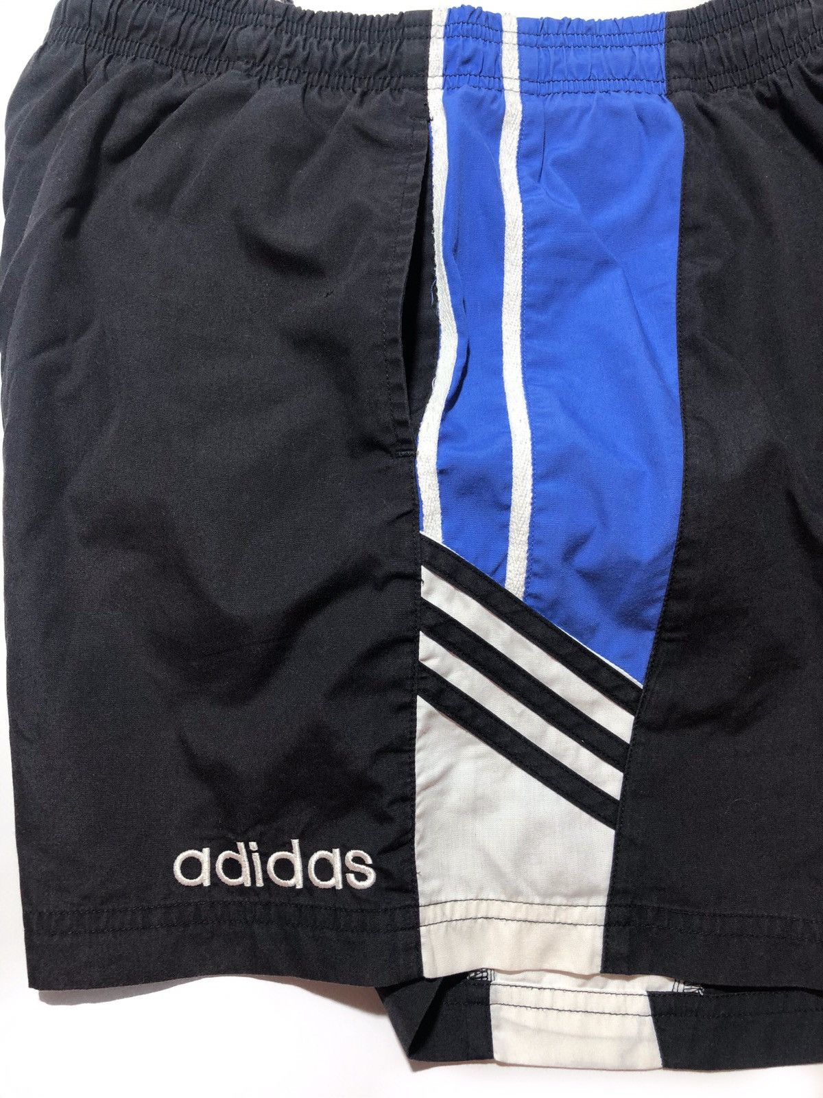 Vintage Vintage 90s Adidas Shorts Size US 32 / EU 48 - 3 Thumbnail