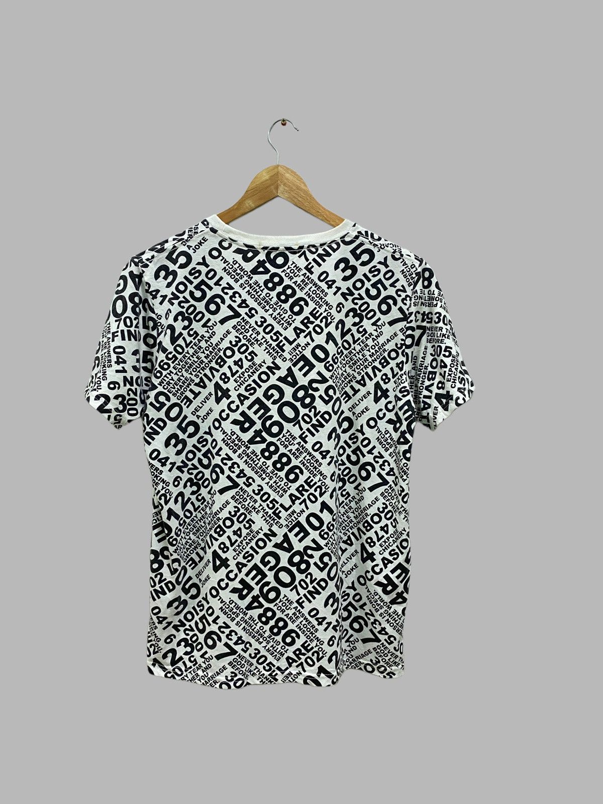 Japanese Brand VTG AZUL PRIMERA FULLPRINT ART NUMBER TSHIRT Size US M / EU 48-50 / 2 - 2 Thumbnail