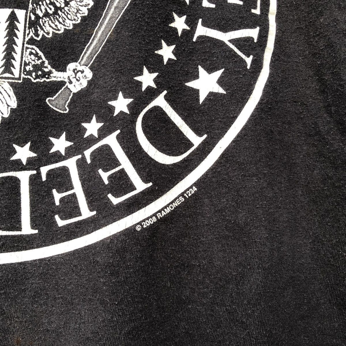 Band Tees vintage 2008 ramones band tees Size US M / EU 48-50 / 2 - 4 Thumbnail