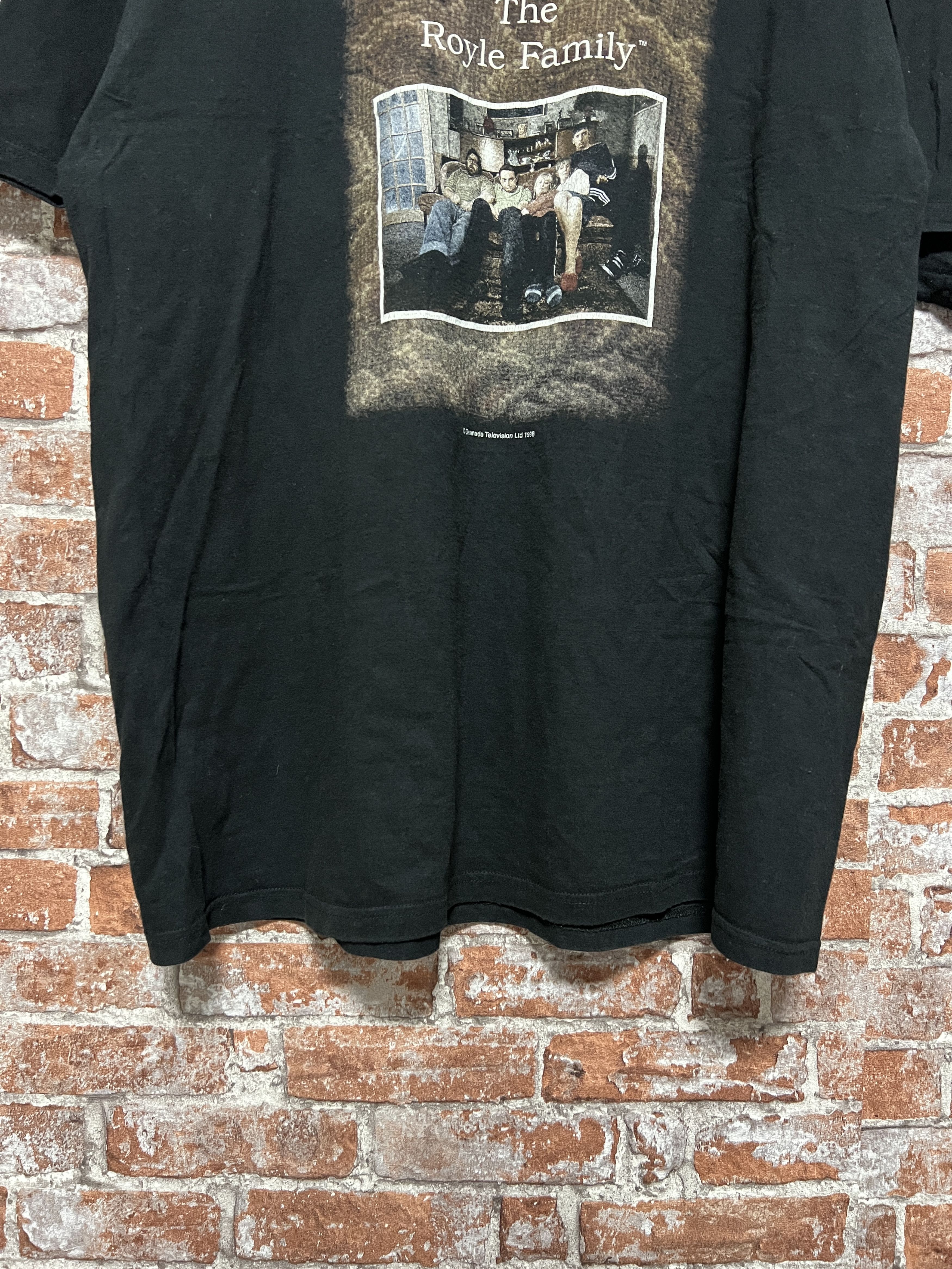 Vintage Vintage 1998 The Royle Family Series Movie T-shirt Size US XL / EU 56 / 4 - 8 Thumbnail