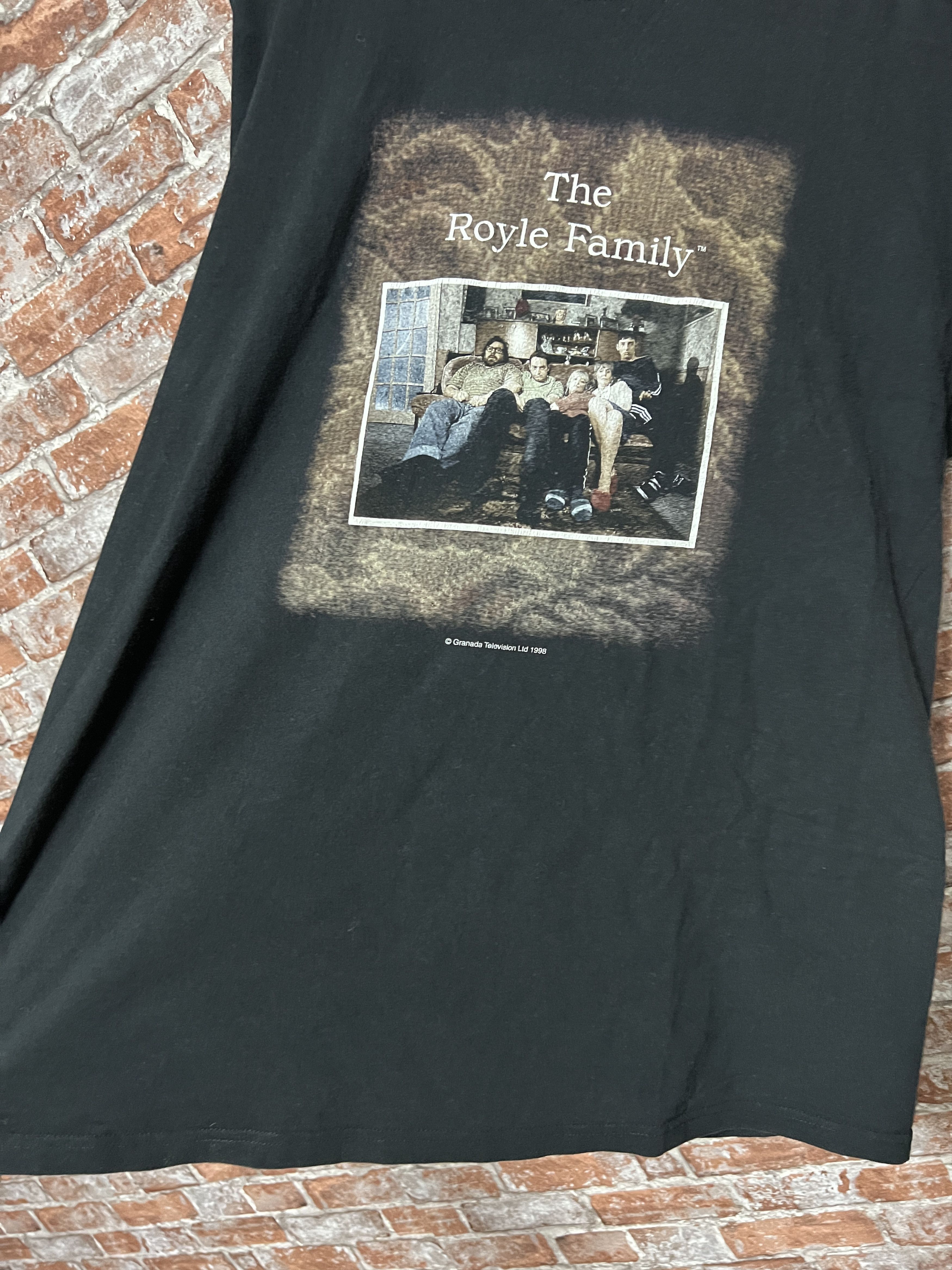 Vintage Vintage 1998 The Royle Family Series Movie T-shirt Size US XL / EU 56 / 4 - 9 Thumbnail