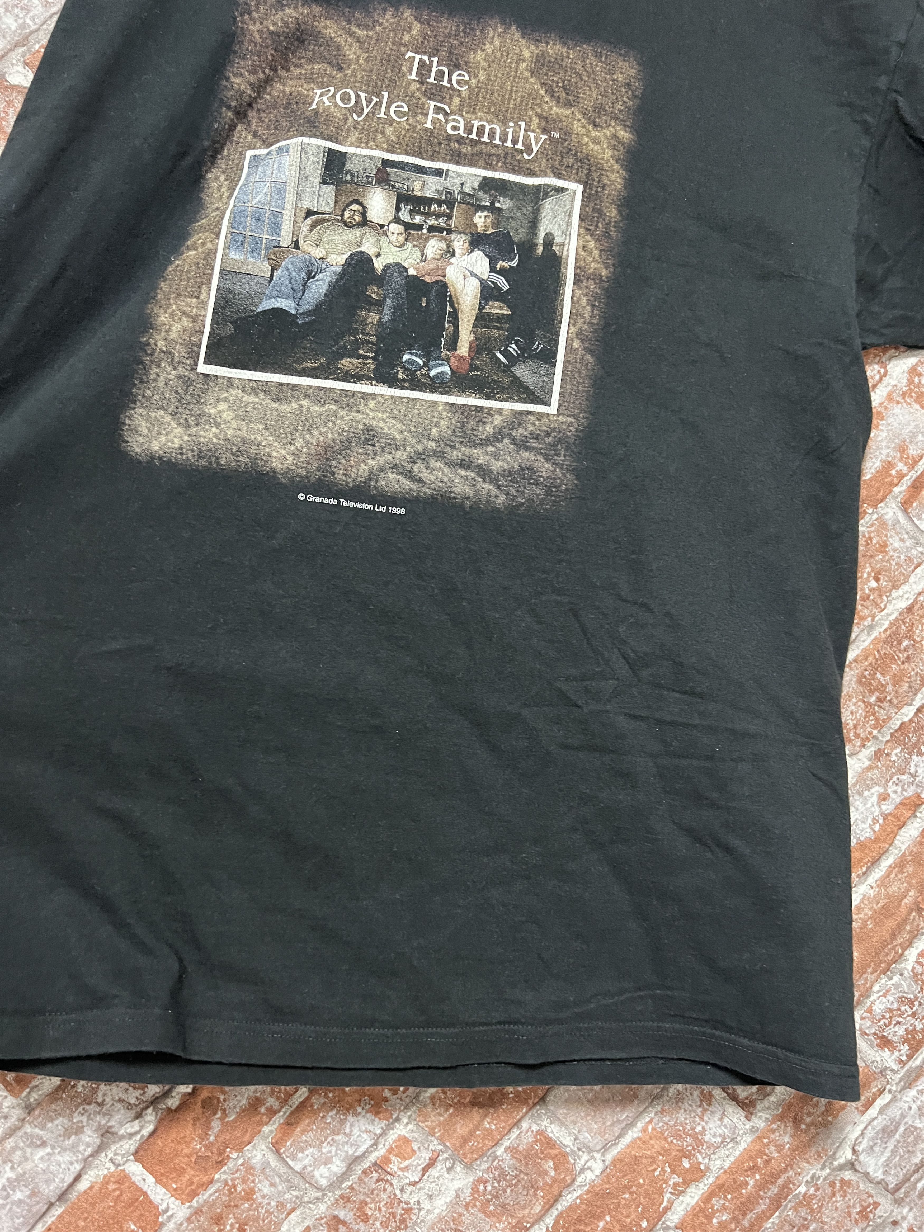 Vintage Vintage 1998 The Royle Family Series Movie T-shirt Size US XL / EU 56 / 4 - 11 Thumbnail