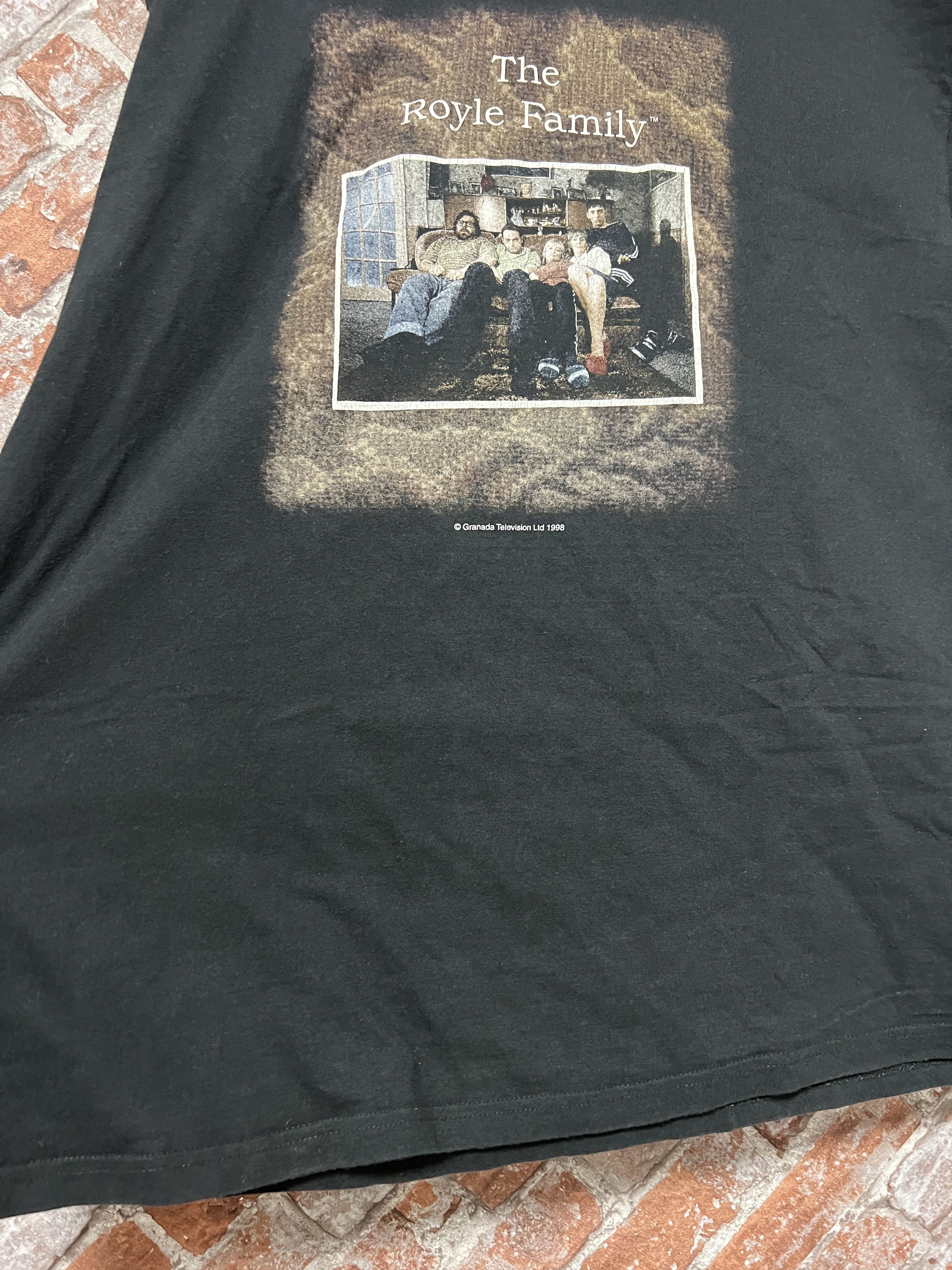 Vintage Vintage 1998 The Royle Family Series Movie T-shirt Size US XL / EU 56 / 4 - 10 Thumbnail