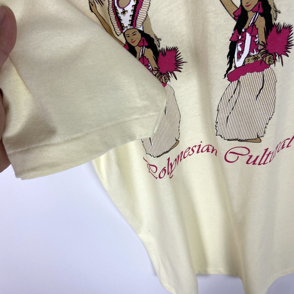Anvil Vintage 90s Anvil Polynesia Cultural Center Dancers tee M Size US M / EU 48-50 / 2 - 7 Thumbnail