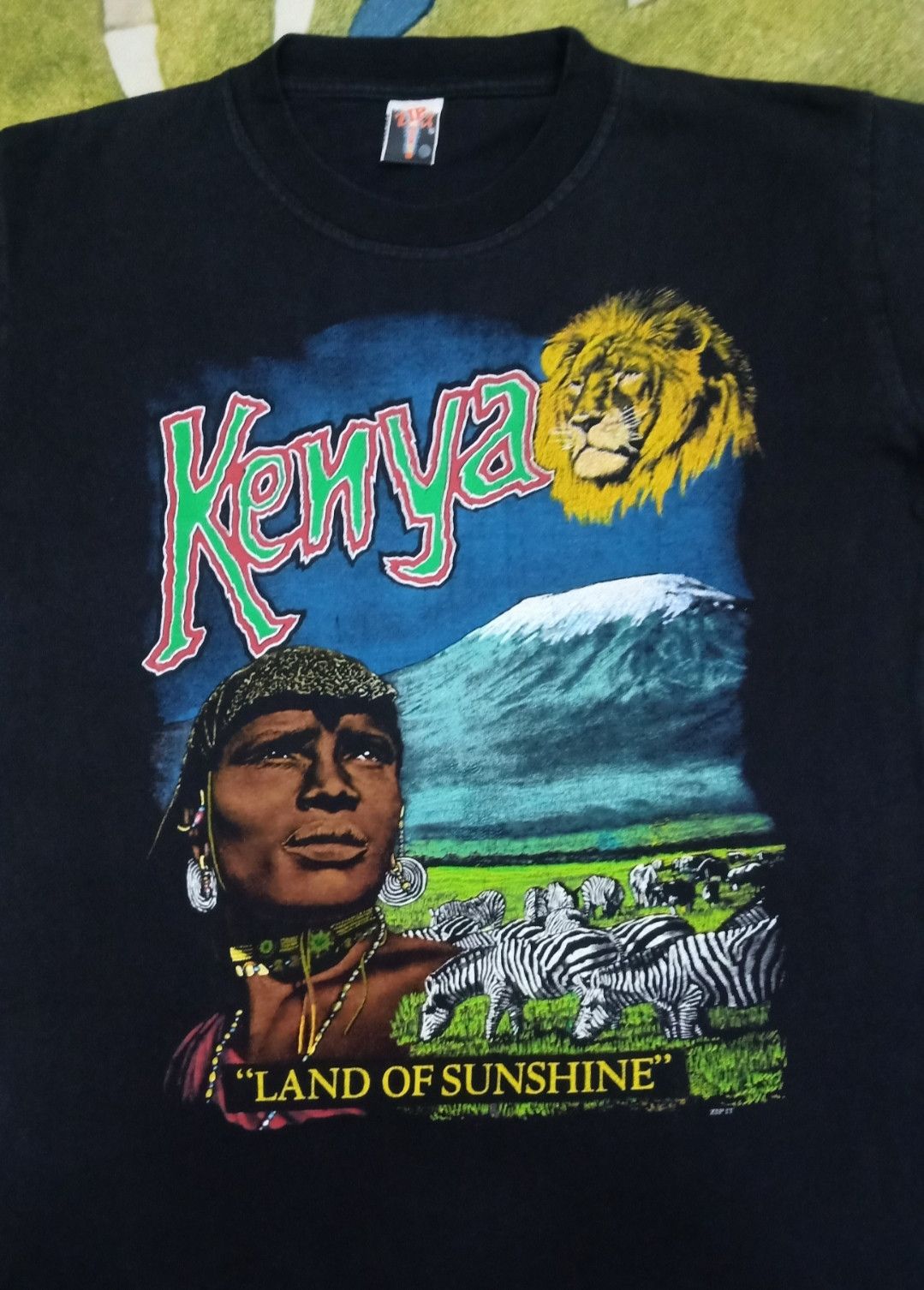 Designer KENYA : Land of Sunshine T-Shirt Size US M / EU 48-50 / 2 - 1 Thumbnail