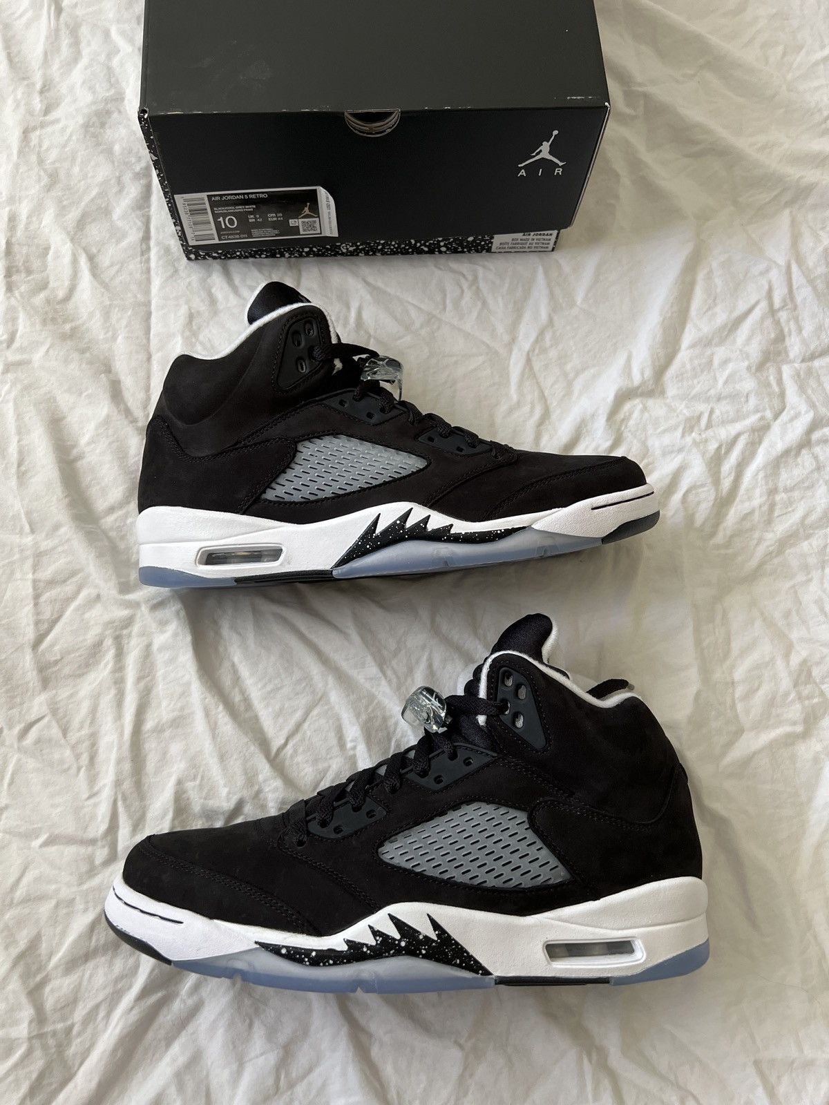 Nike Jordan 5 Retro Moonlight (Oreos) Grailed