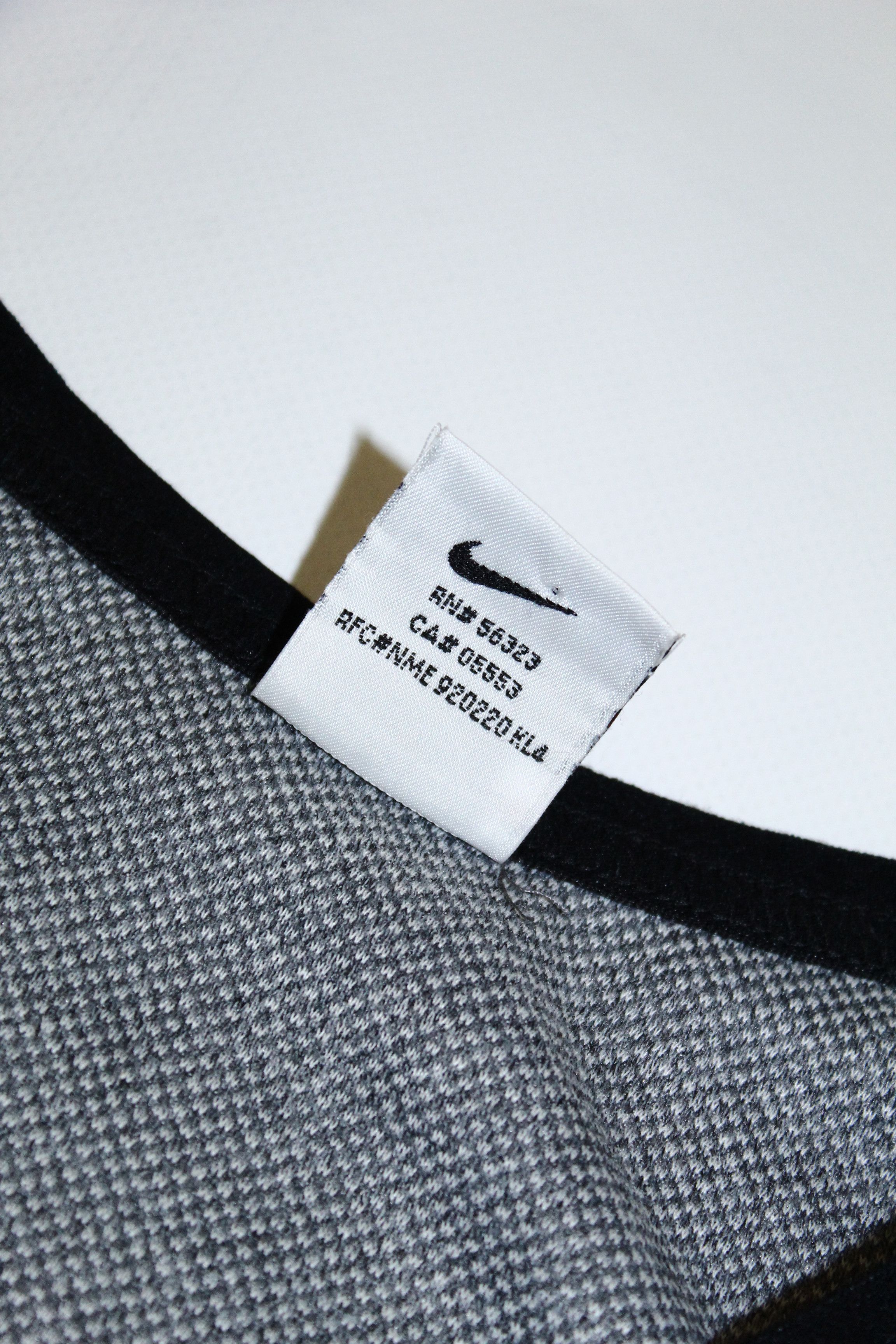 Nike Vtg 90s Nike Basketball Swoosh Embroid V-neck Jersey Size US M / EU 48-50 / 2 - 6 Thumbnail