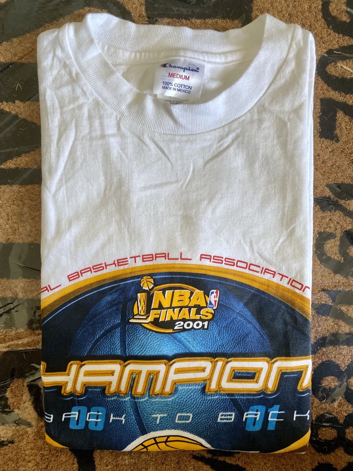 Champion Vintage 2000-2001 LA Lakers NBA Finals Championship T-Shirt Size US M / EU 48-50 / 2 - 1 Thumbnail
