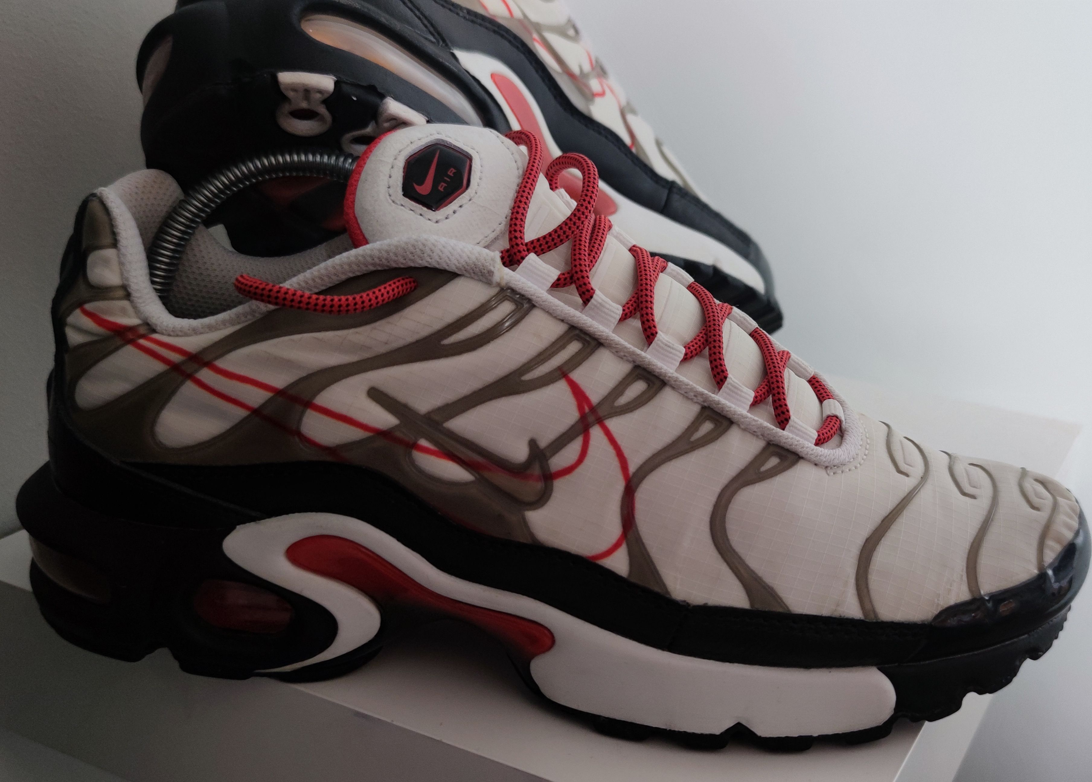 nike tn air max plus script swoosh pack white