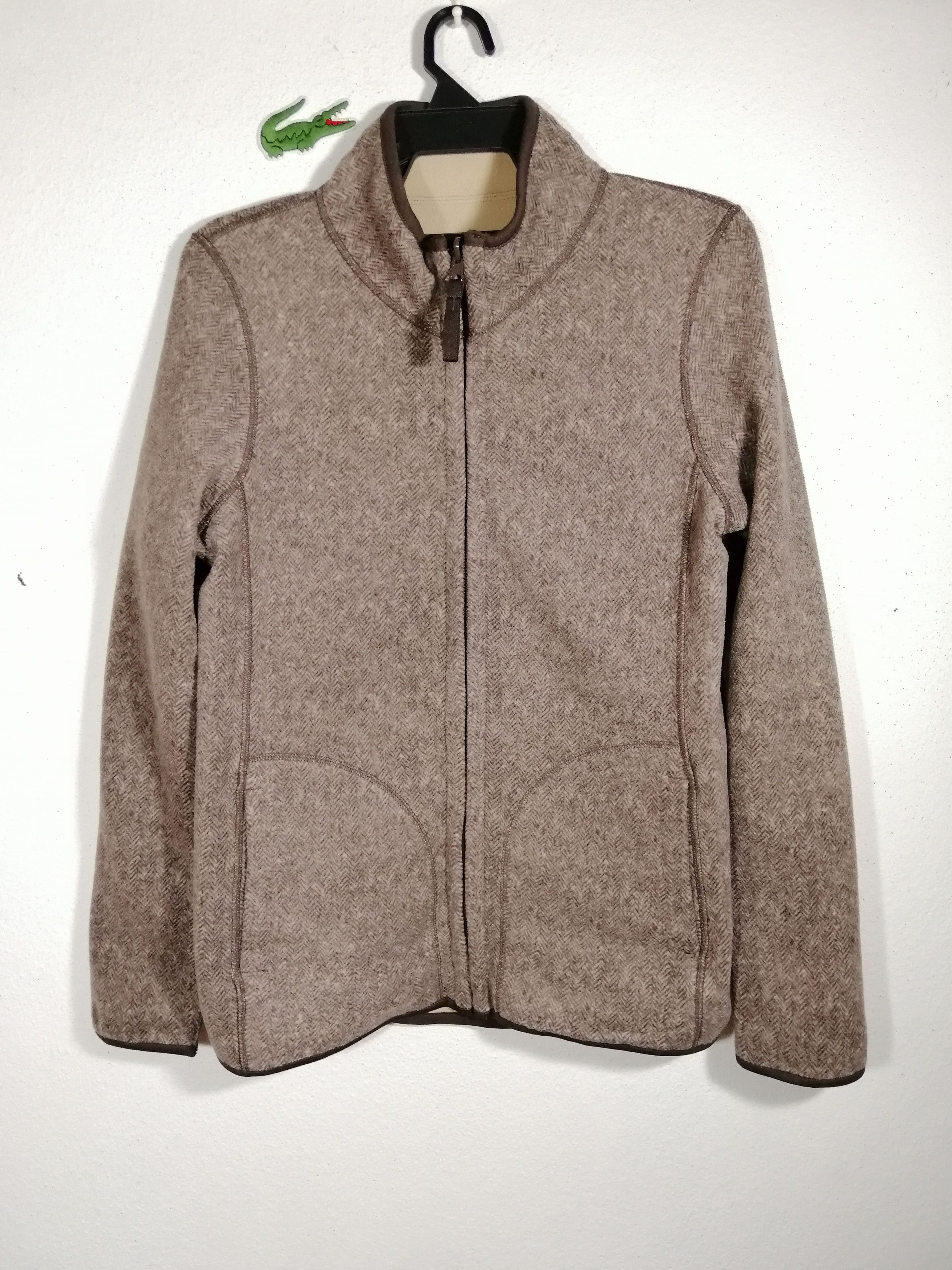 UNIQLO REVERSIBLE LIGHT JACKET