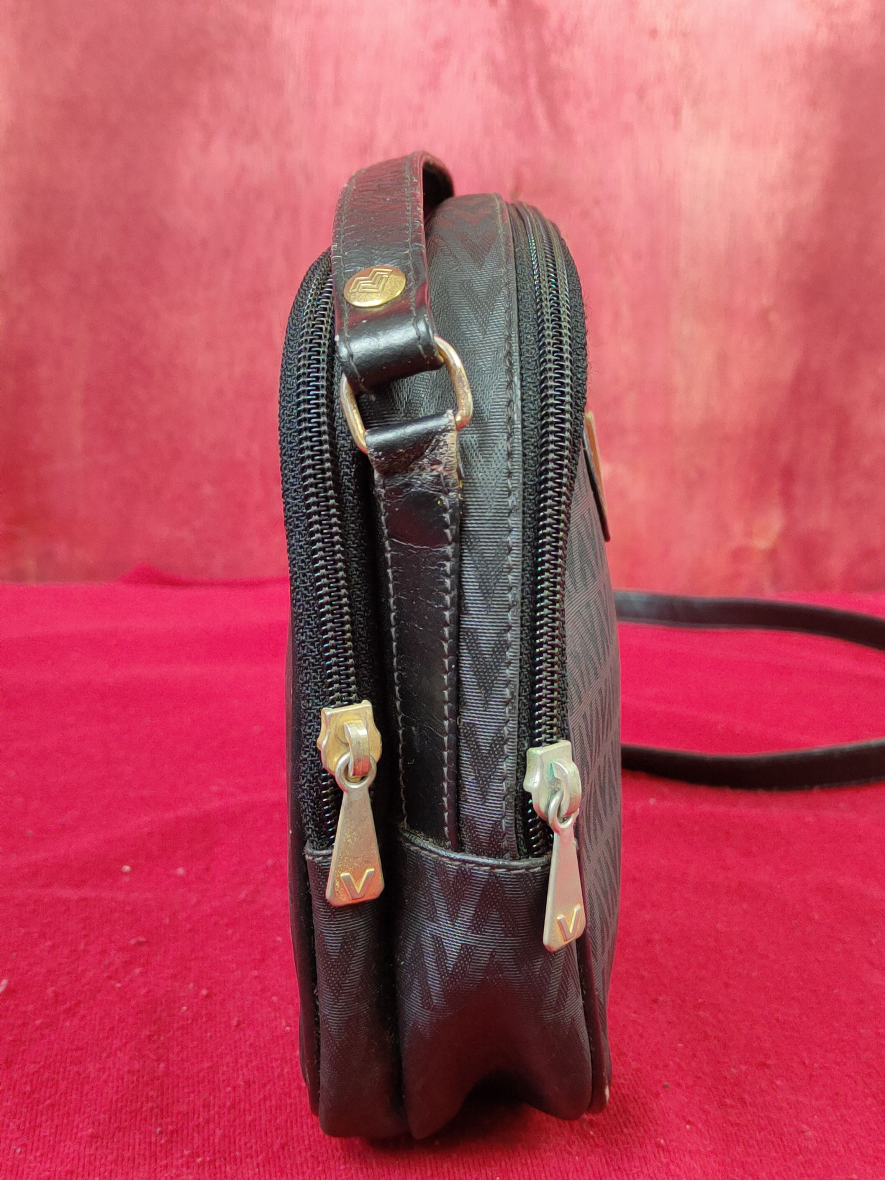 Japanese Brand Mario Valentino Black Crossbody sling Bag #SB043 Size ONE SIZE - 15 Thumbnail