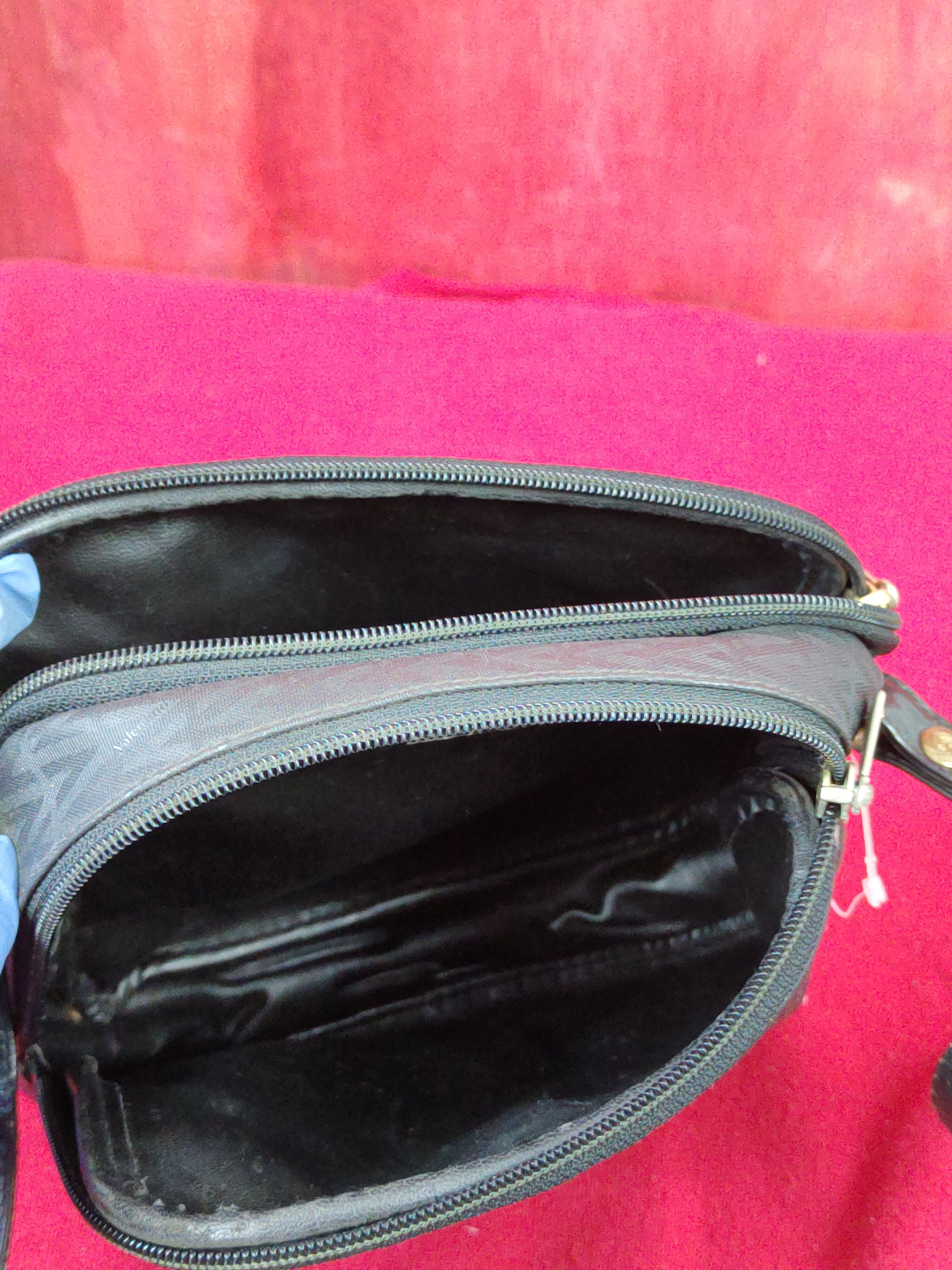 Japanese Brand Mario Valentino Black Crossbody sling Bag #SB043 Size ONE SIZE - 17 Thumbnail