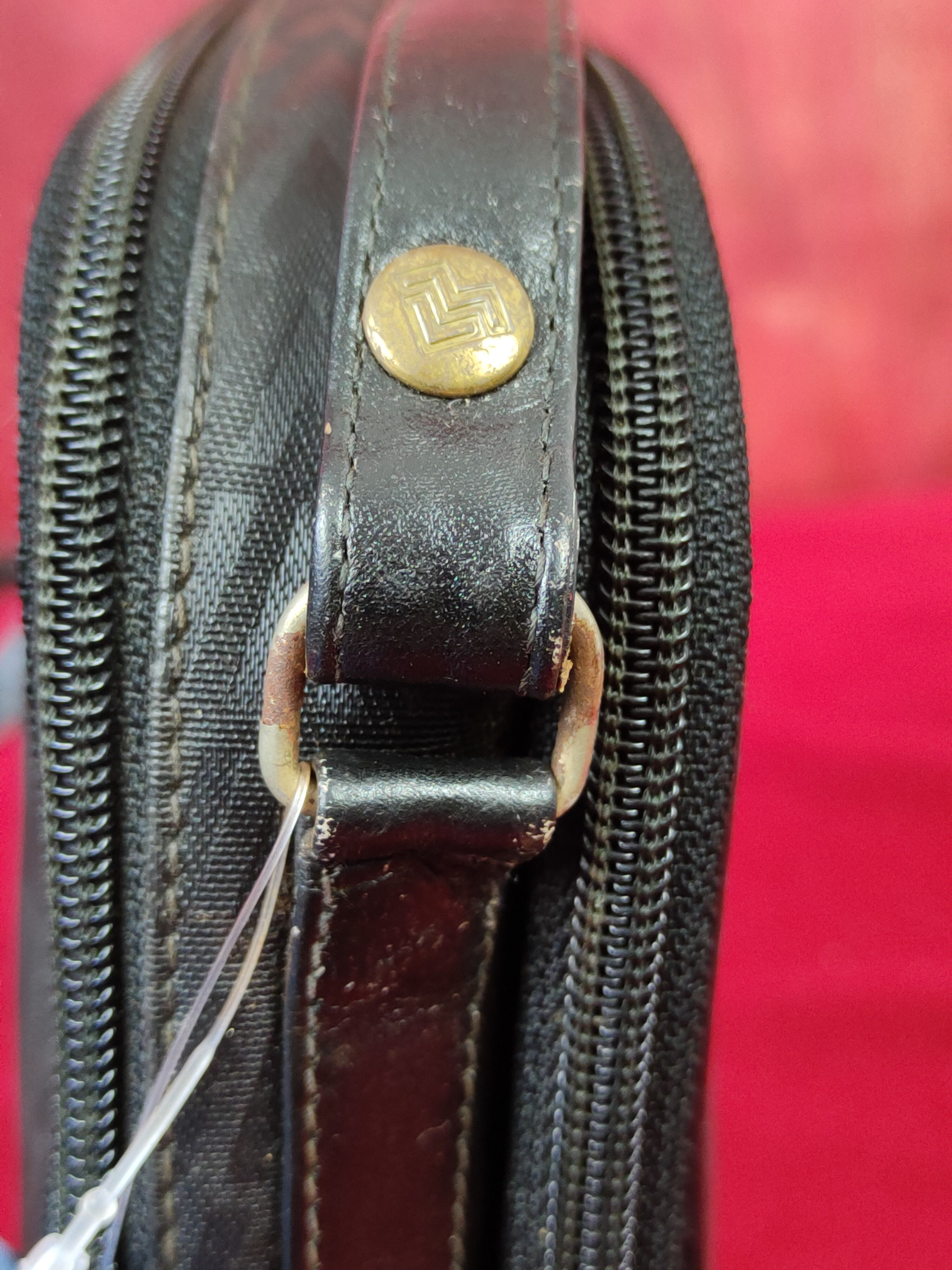 Japanese Brand Mario Valentino Black Crossbody sling Bag #SB043 Size ONE SIZE - 10 Thumbnail
