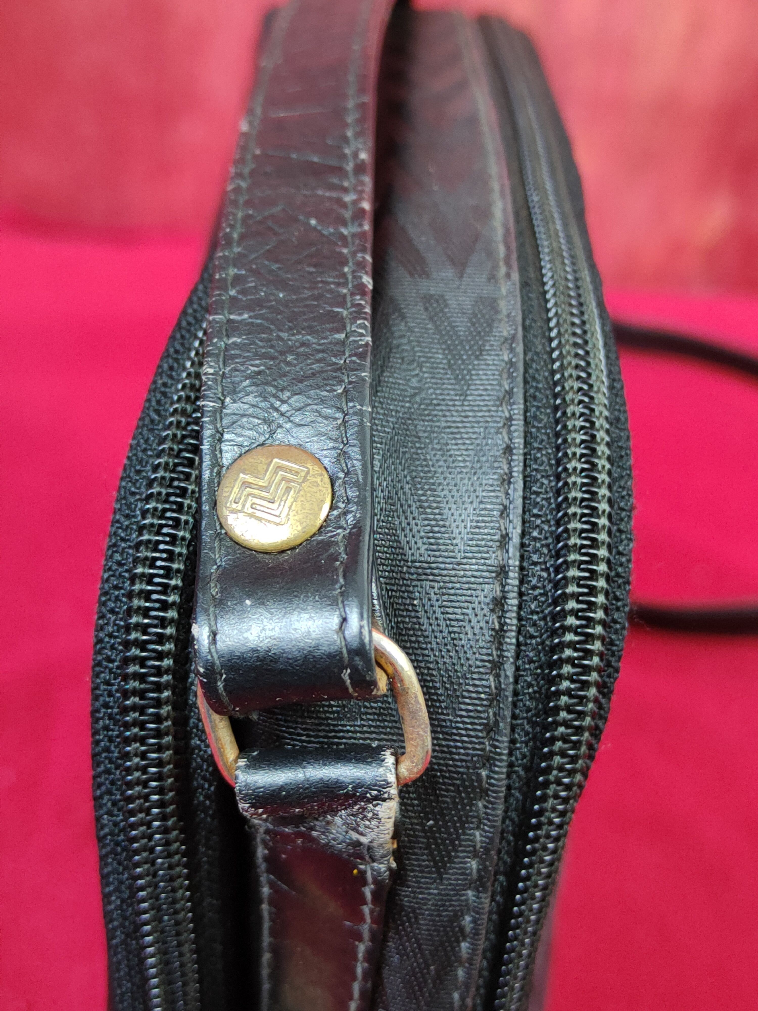 Japanese Brand Mario Valentino Black Crossbody sling Bag #SB043 Size ONE SIZE - 13 Thumbnail
