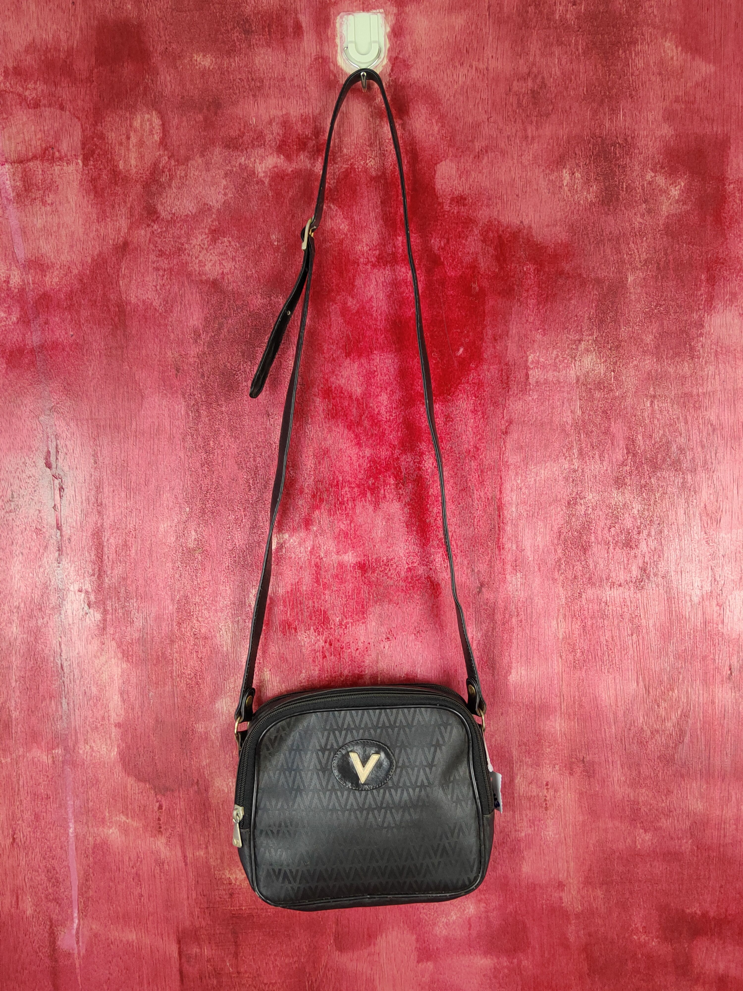 Japanese Brand Mario Valentino Black Crossbody sling Bag #SB043 Size ONE SIZE - 1 Thumbnail
