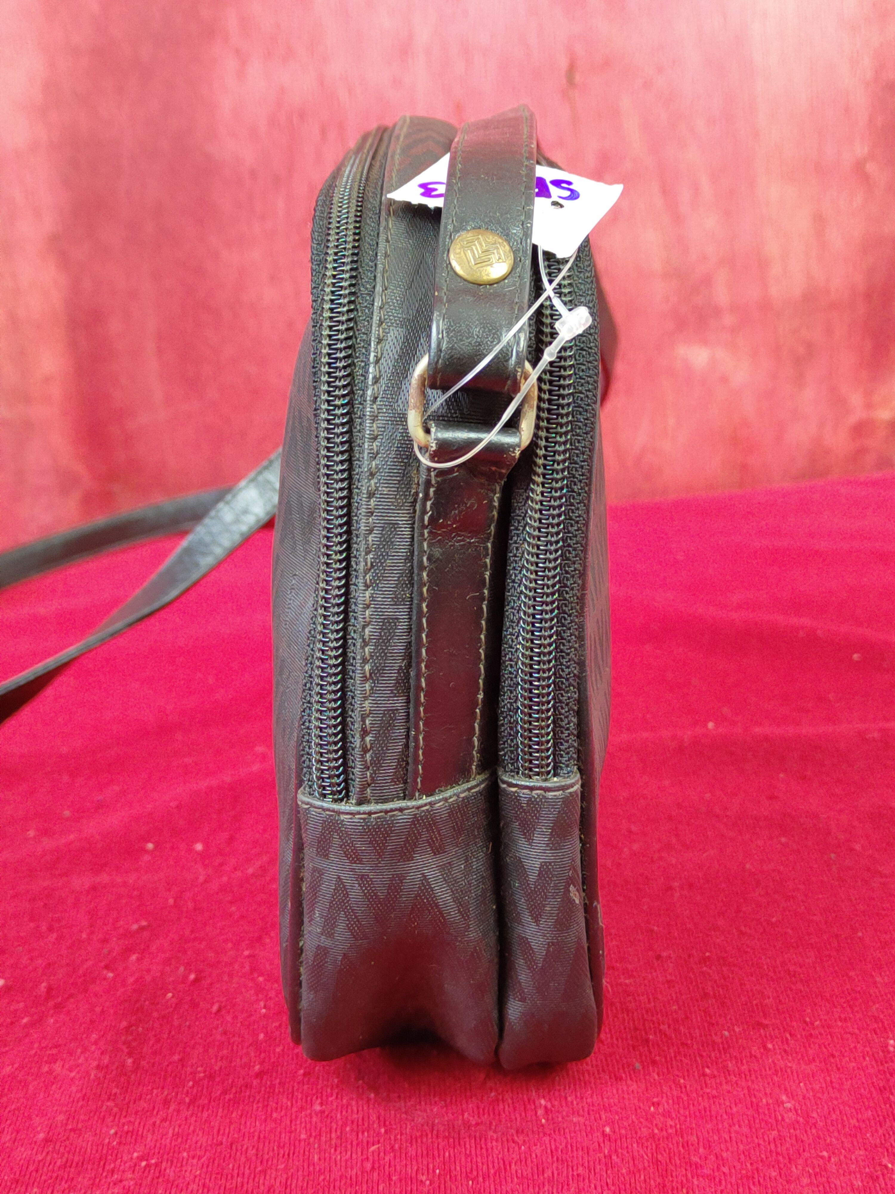 Japanese Brand Mario Valentino Black Crossbody sling Bag #SB043 Size ONE SIZE - 11 Thumbnail