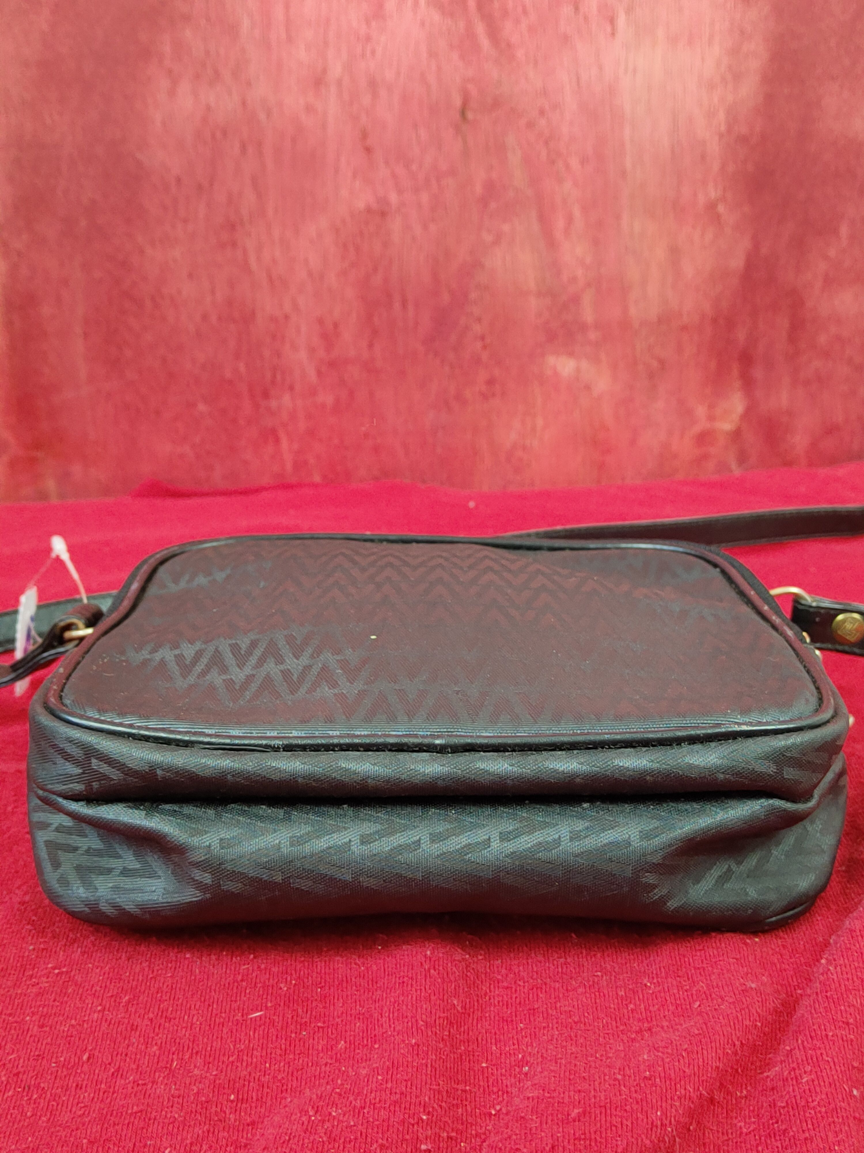Japanese Brand Mario Valentino Black Crossbody sling Bag #SB043 Size ONE SIZE - 16 Thumbnail