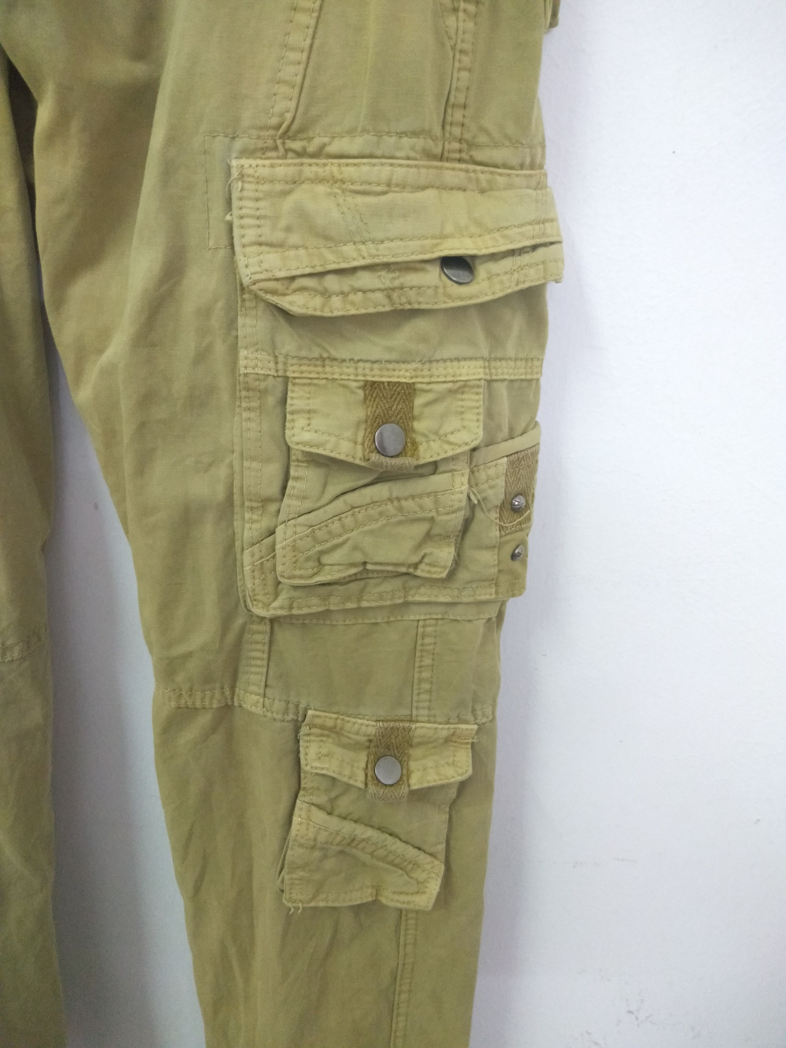 Japanese Brand Multiple Pocket Cargo Pants Japanese Brand Size US 30 / EU 46 - 7 Thumbnail