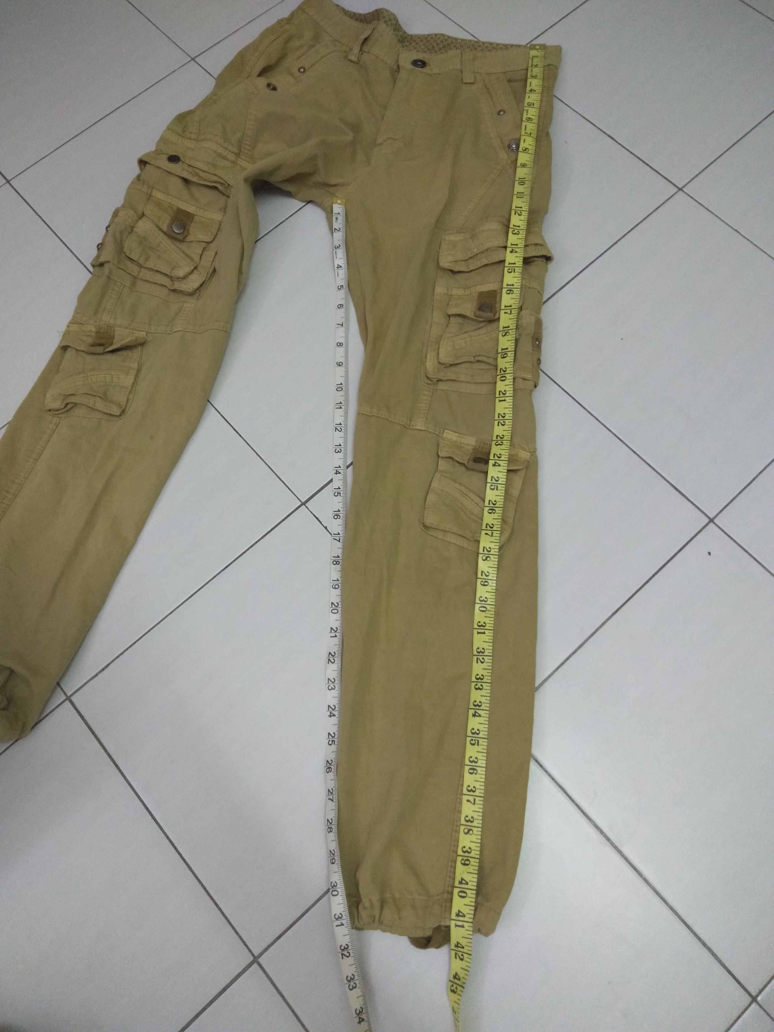 Japanese Brand Multiple Pocket Cargo Pants Japanese Brand Size US 30 / EU 46 - 8 Thumbnail