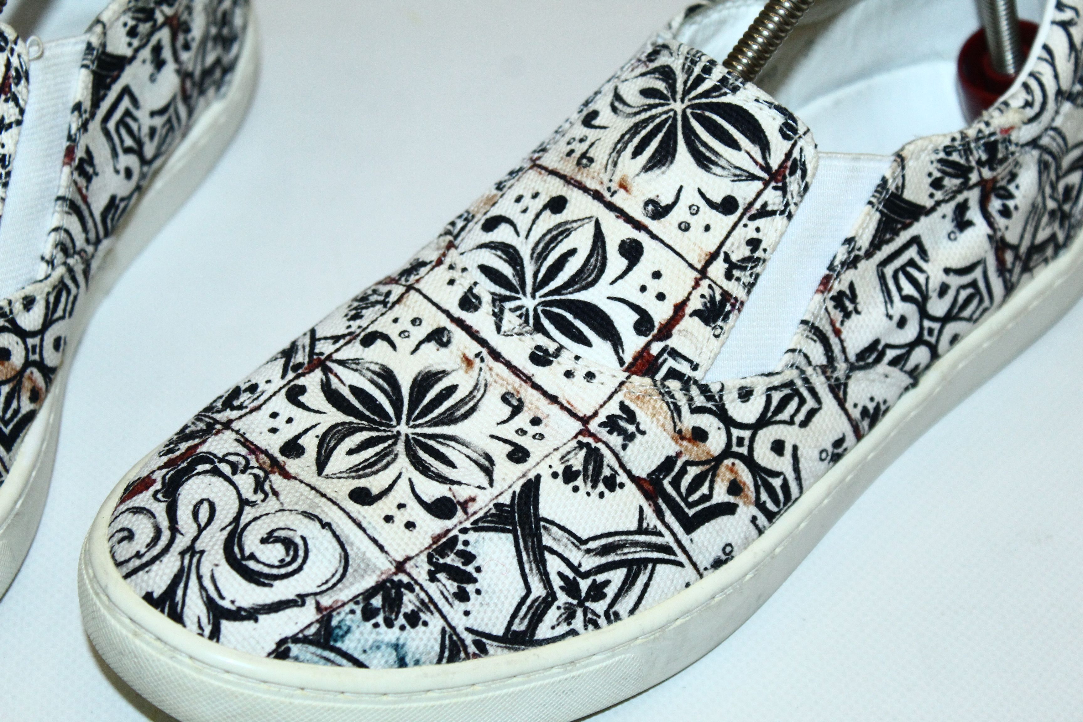 Dolce & Gabbana Dolce & Gabbana Abstract Baroque Art Slip Ons Size US 7 / EU 40 - 5 Thumbnail