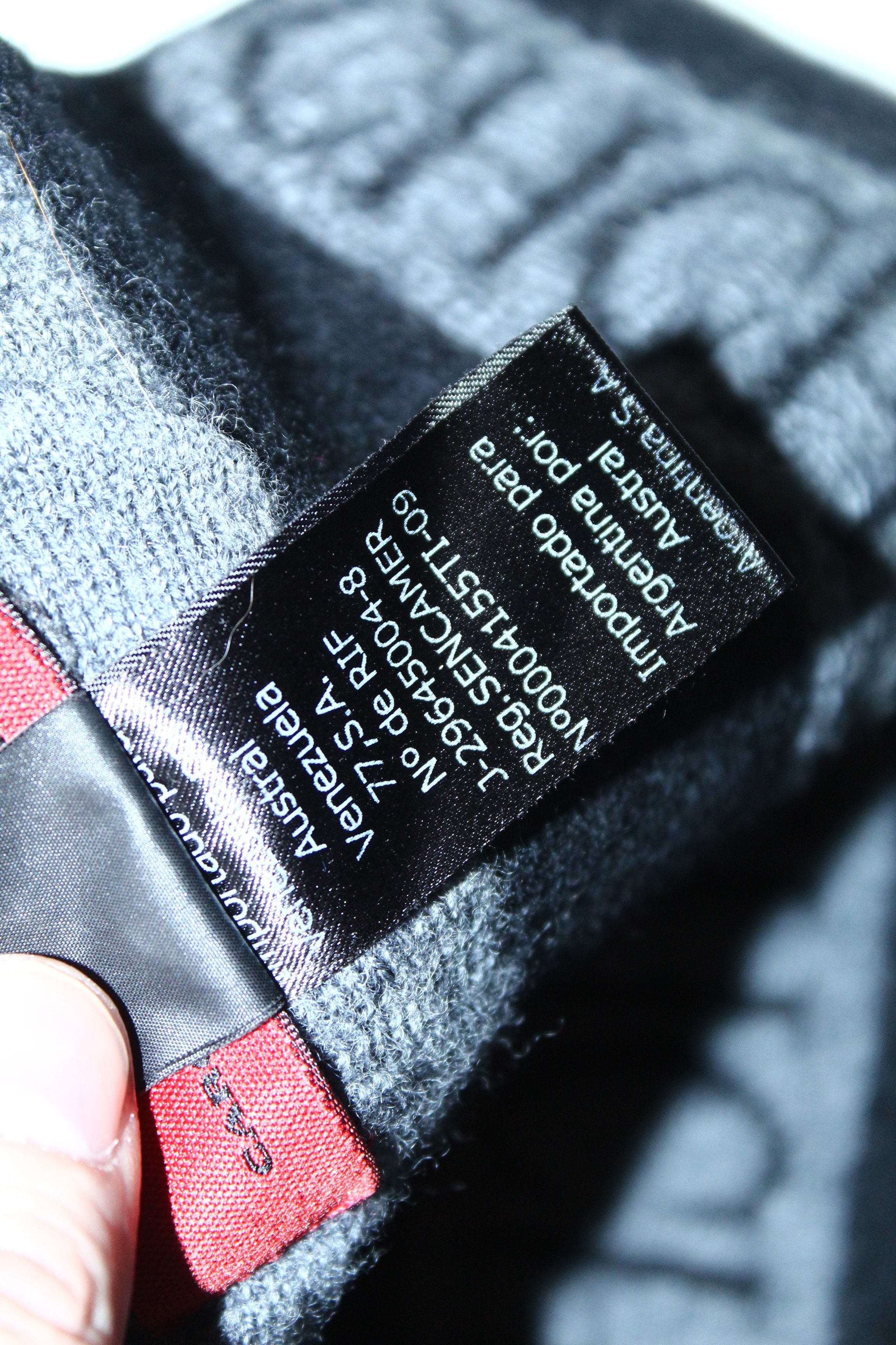 Carolina Herrera Carolina Herrera Signatured Lana Merino Fino Unisex Scarf Size ONE SIZE - 6 Thumbnail