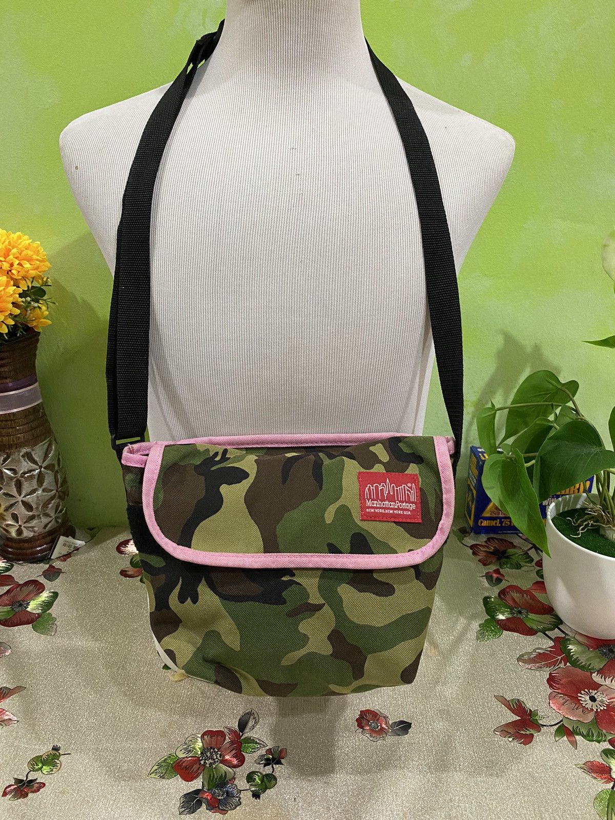 Manhattan Portage Manhattan Portage Camo Sling bag Size ONE SIZE - 11 Thumbnail