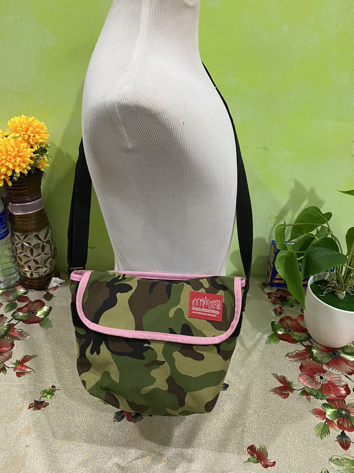 Manhattan Portage Manhattan Portage Camo Sling bag Size ONE SIZE - 14 Thumbnail