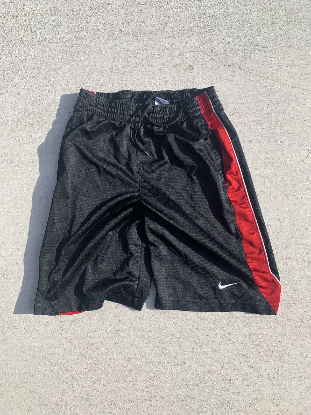 Nike Vintage Nike Shorts Size US 30 / EU 46 - 1 Thumbnail