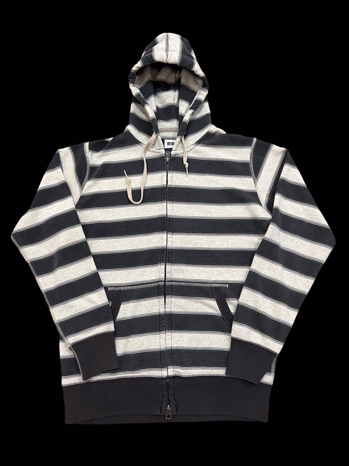 Uniqlo Uniqlo Hoodies Sweatshir Size US S / EU 44-46 / 1 - 2 Thumbnail